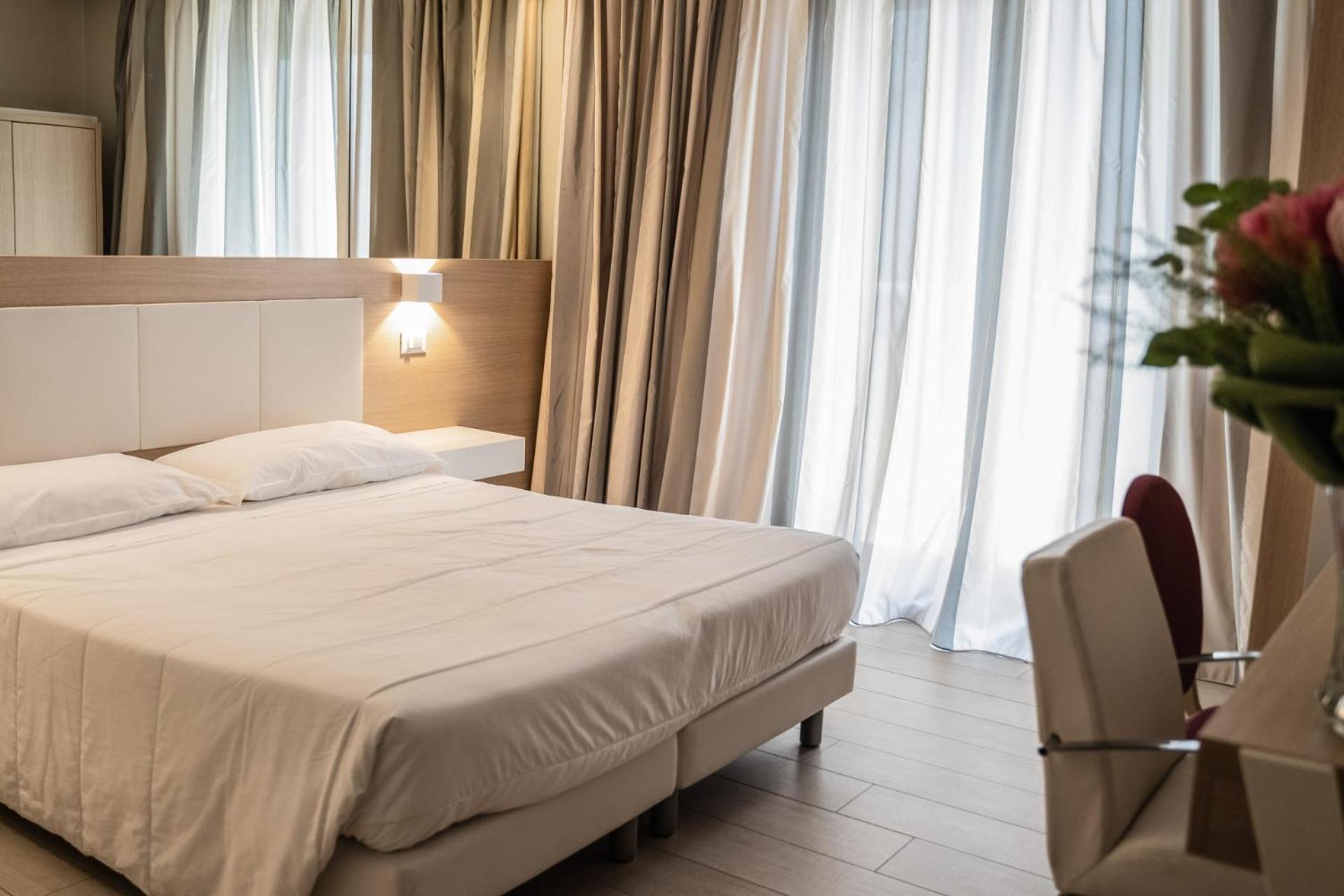Superior Double or Twin Room - Photo 6