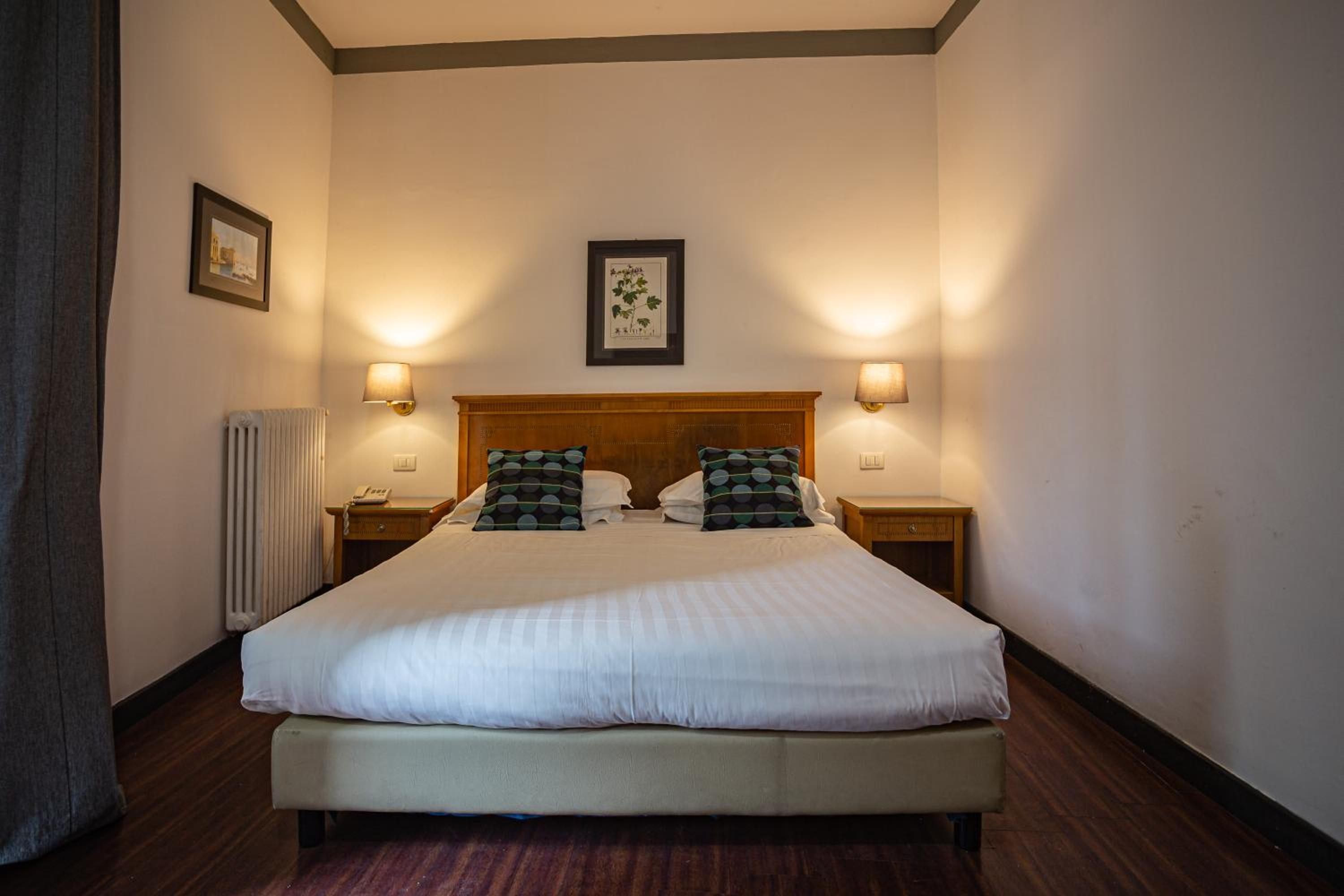 Standard Double Room photo 3