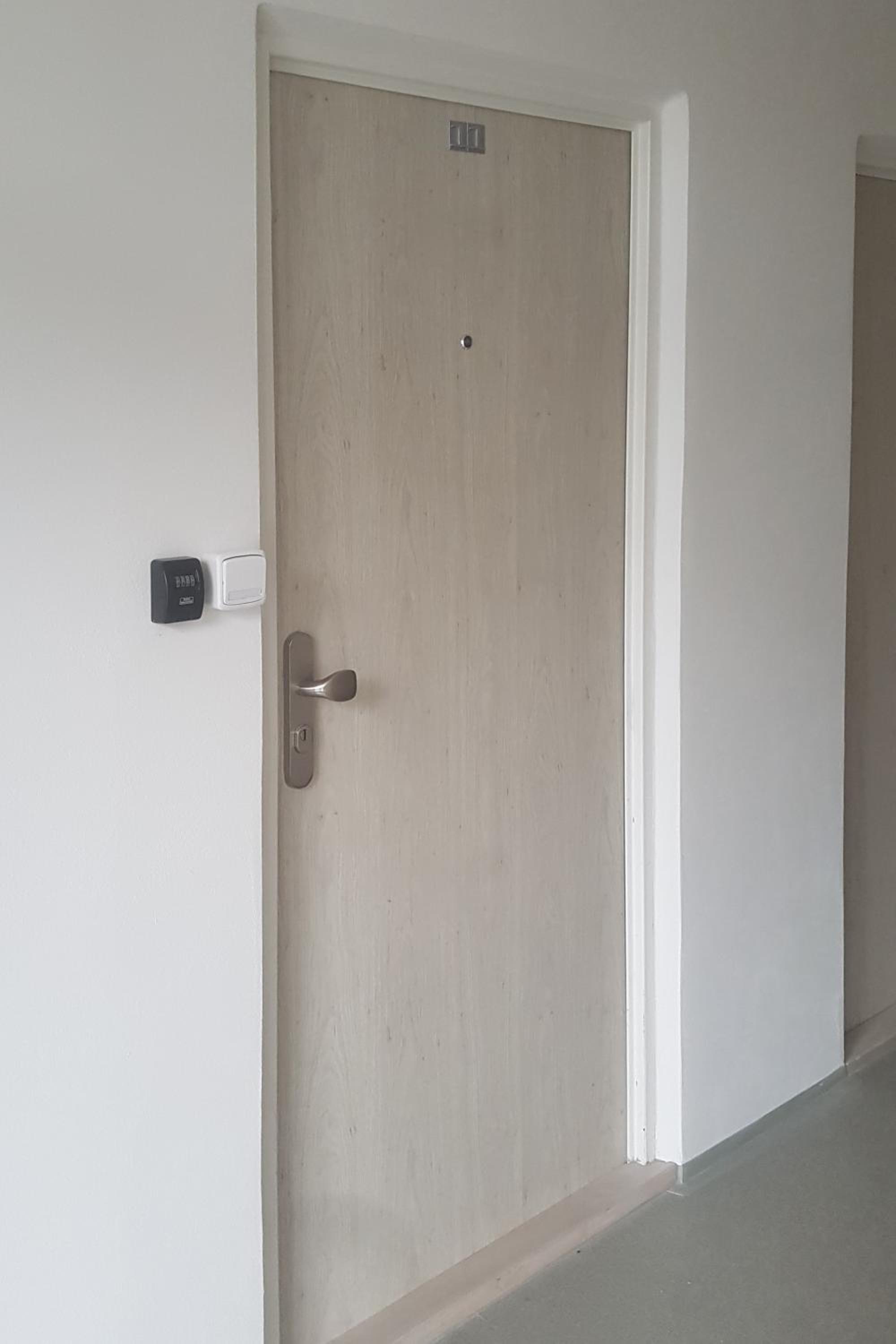 One-Bedroom Apartment - Photo 9