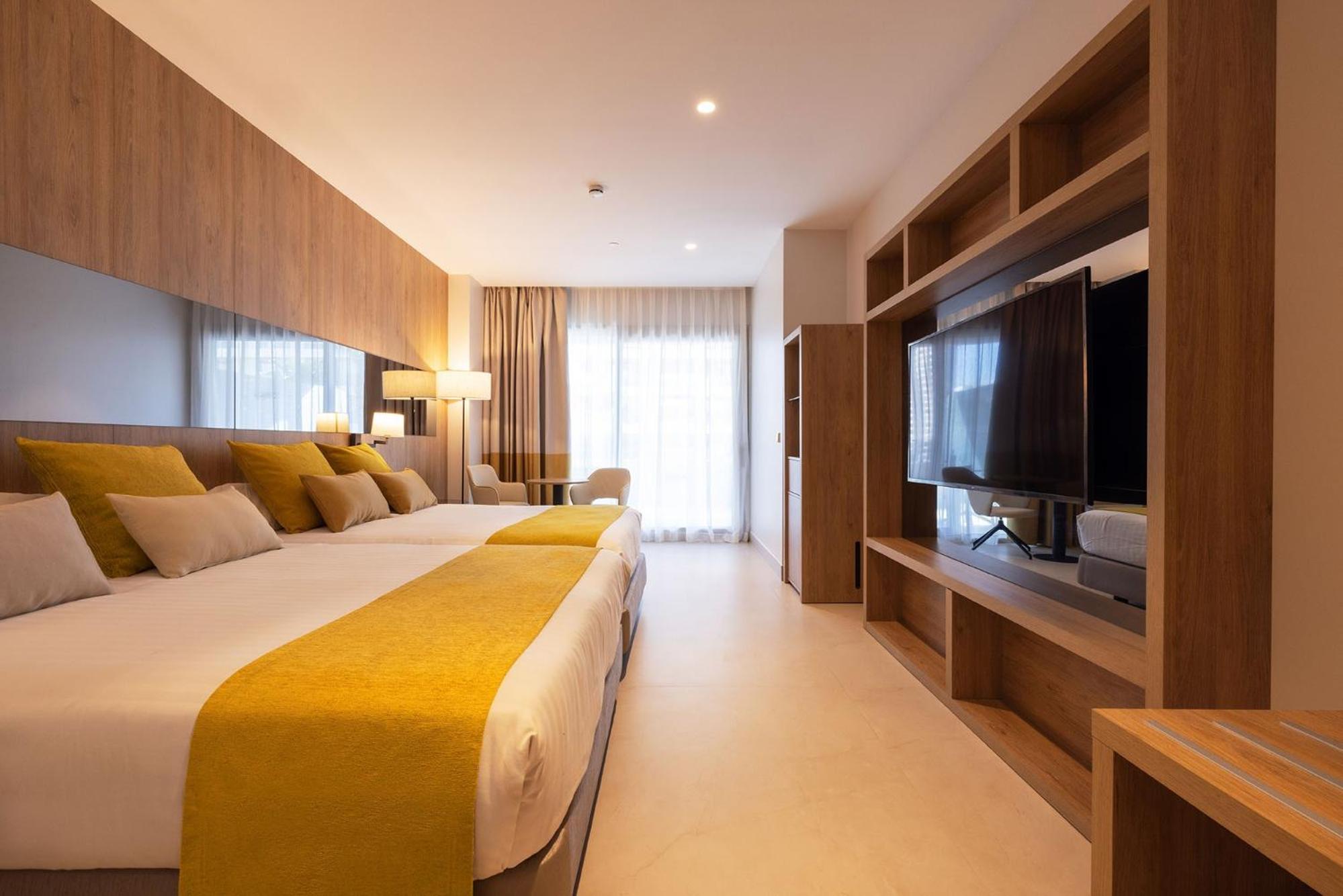 Deluxe Double Room with Terrace - Photo 6