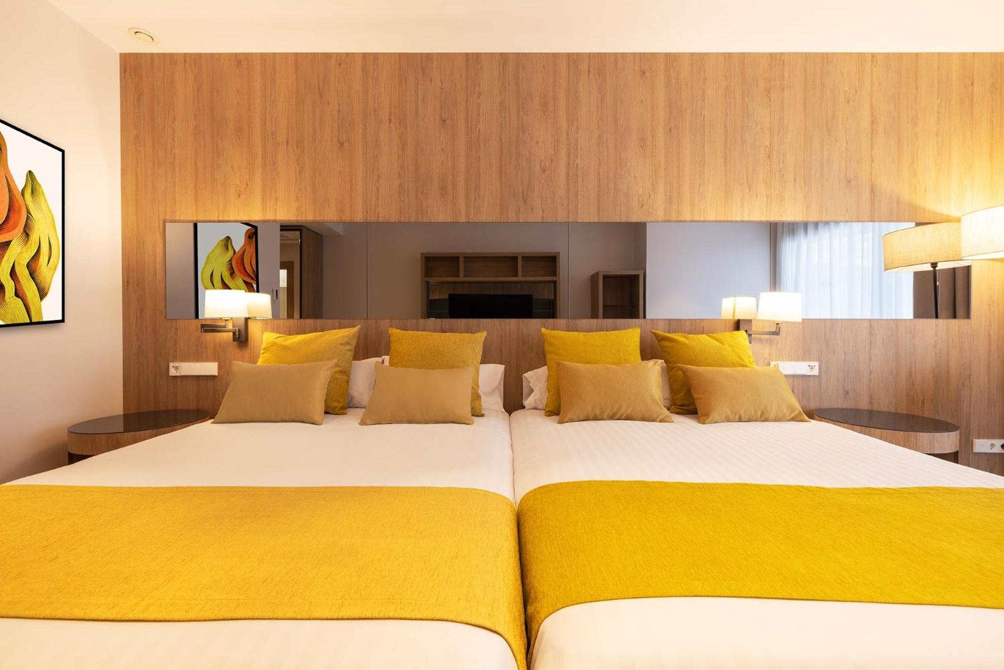 Deluxe Double Room with Terrace - Photo 7