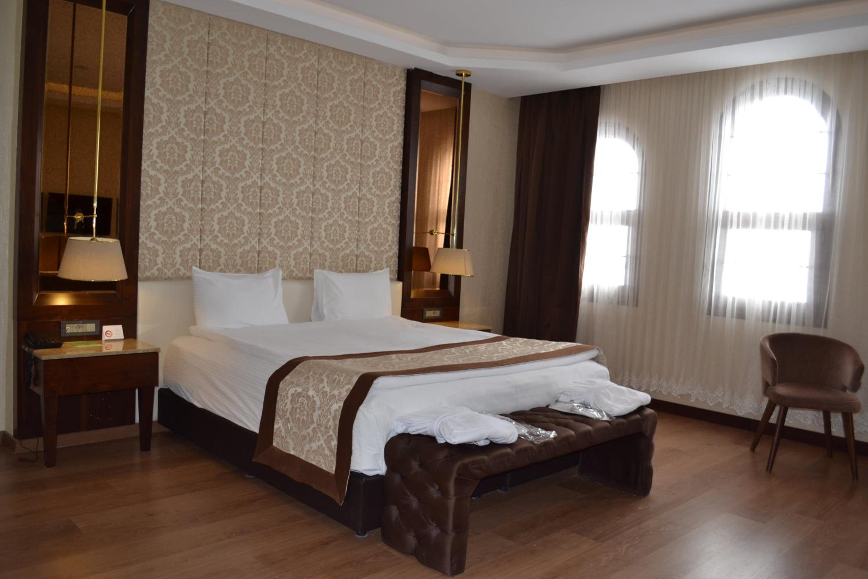 Standard Double Room - Photo 1
