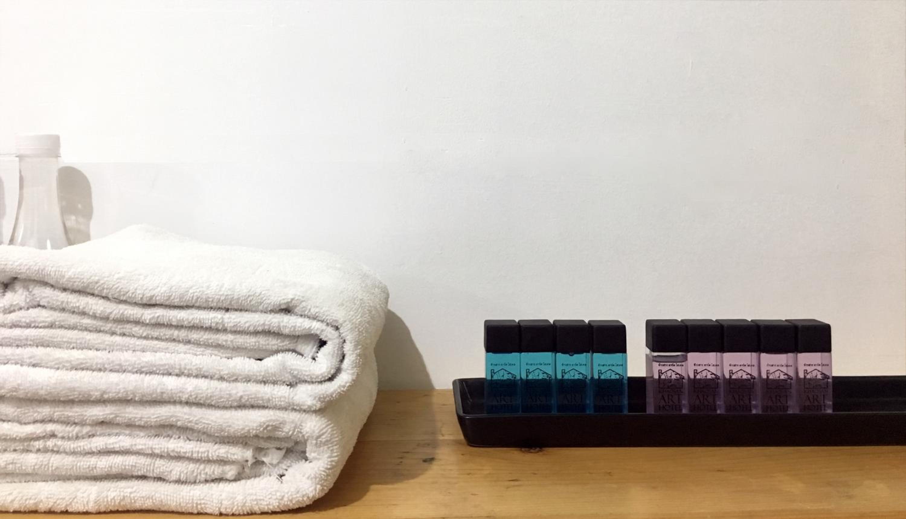 Standard Single Room with Shared Bathroom photo 2