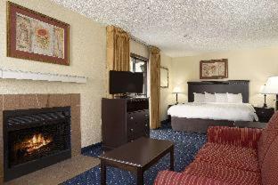 King Suite with King Bed and Queen Bed - Non Smoking