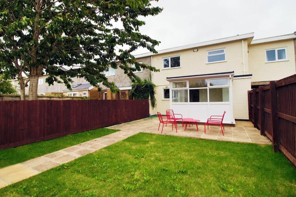 Four-Bedroom House - Photo 15