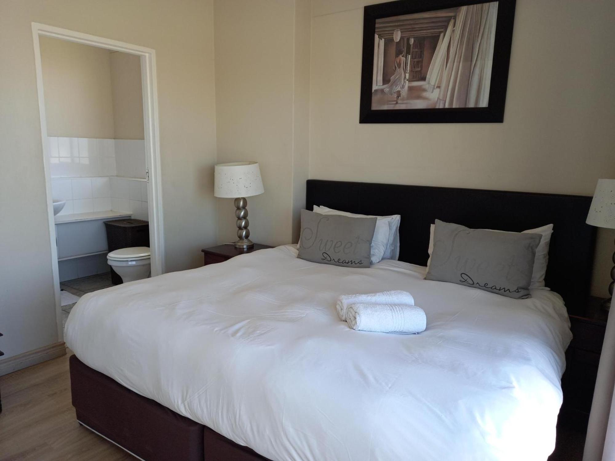 Two-Bedroom Apartment - Photo 14