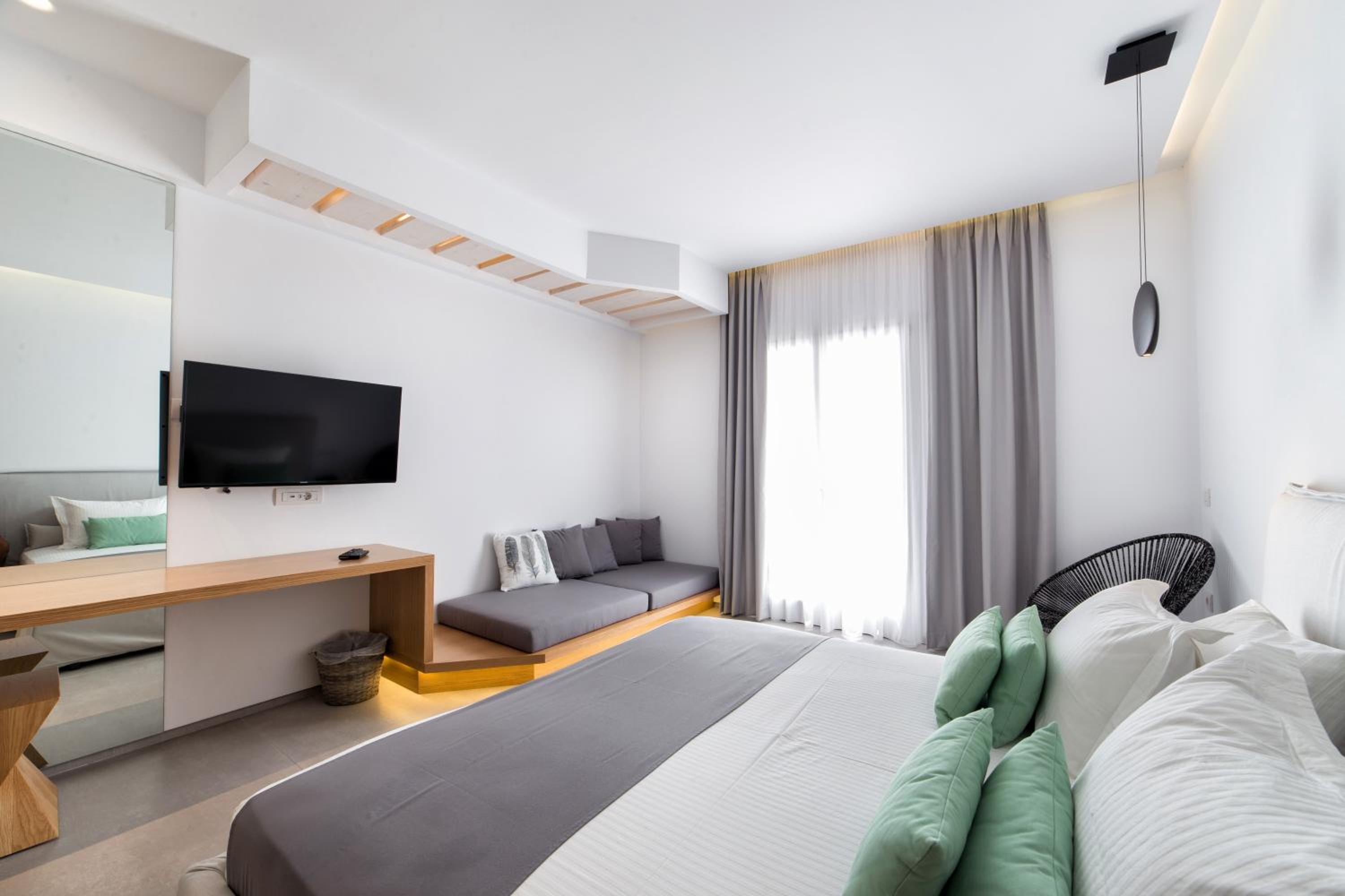 Superior Suite with Private Pool  Side Sea View - Photo 1