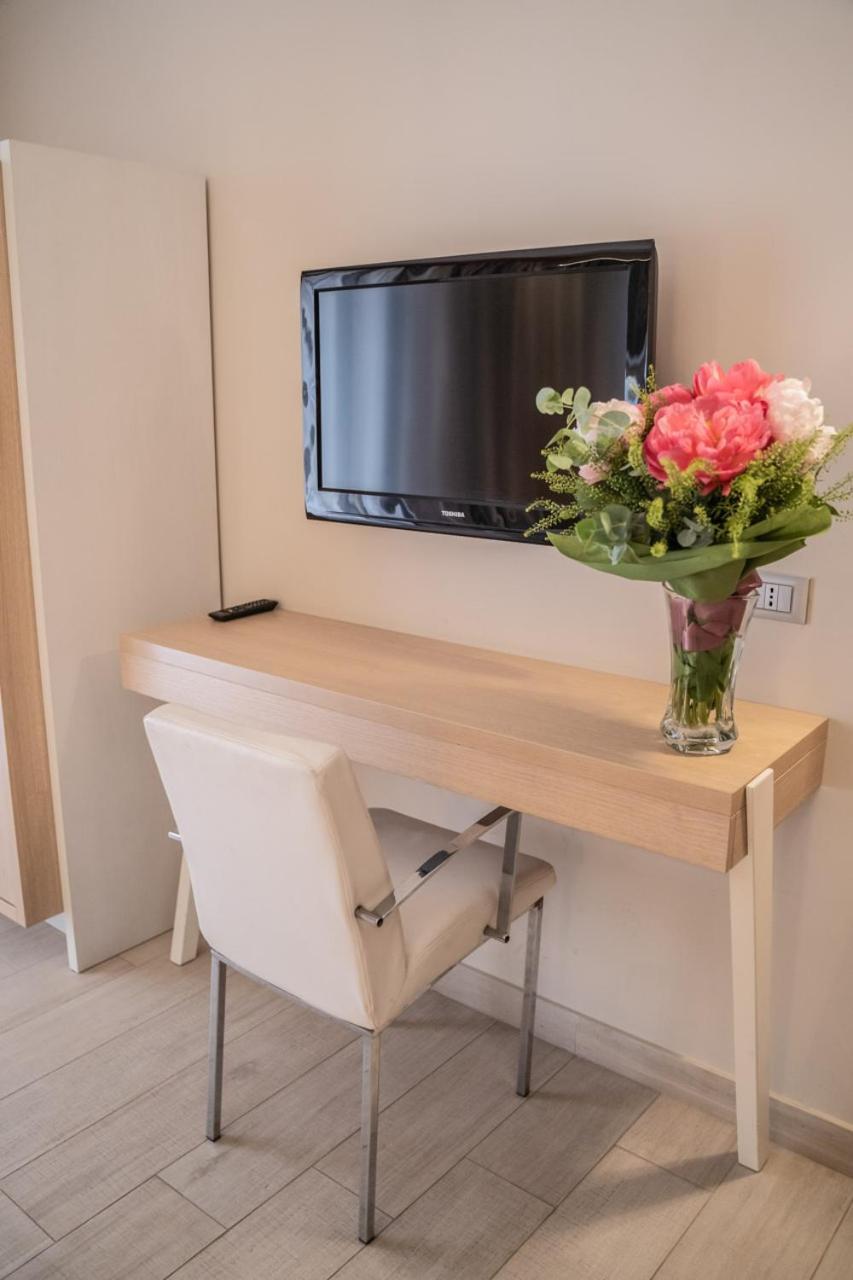 Superior Double or Twin Room - Photo 11