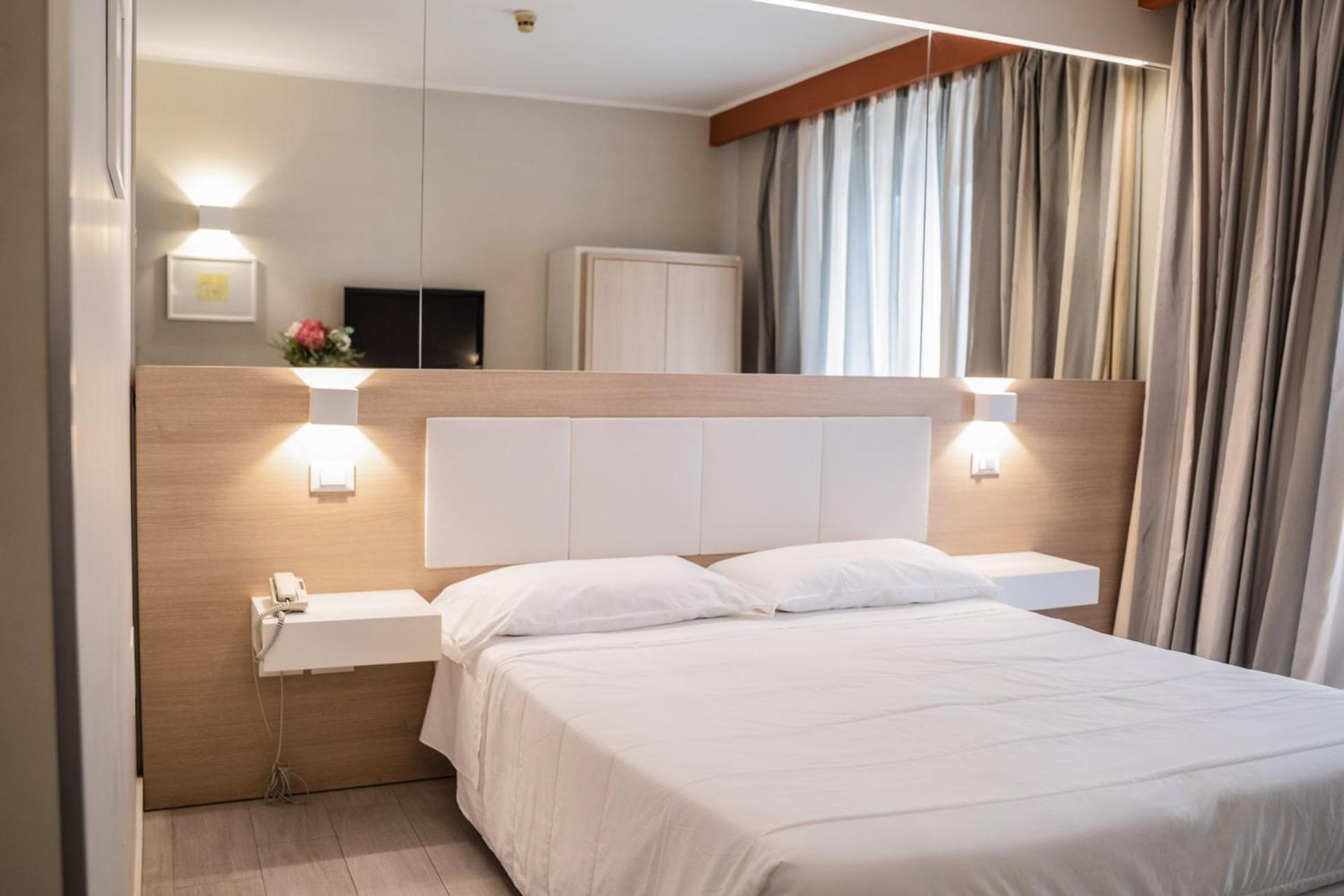 Superior Double or Twin Room - Photo 10