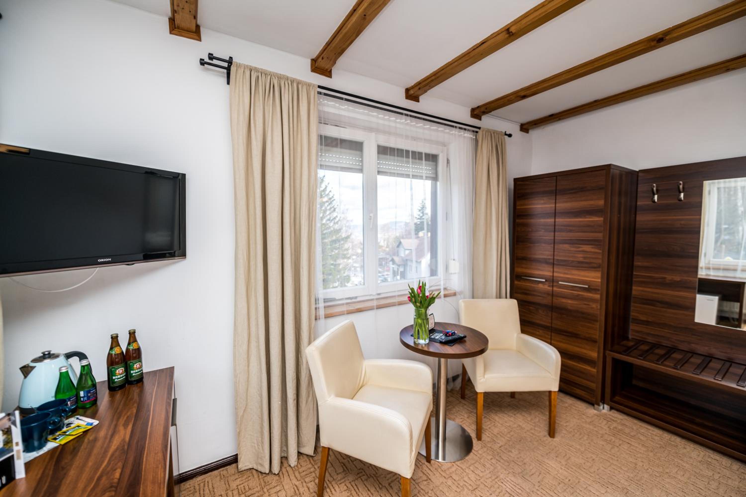 Double or Twin Room - Photo 2