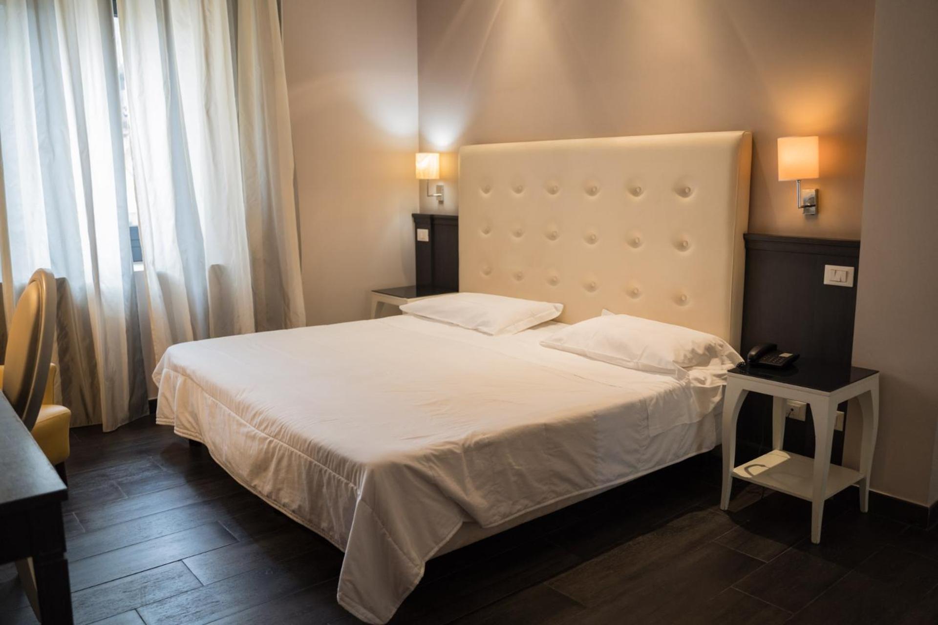 Superior Double or Twin Room - Photo 13