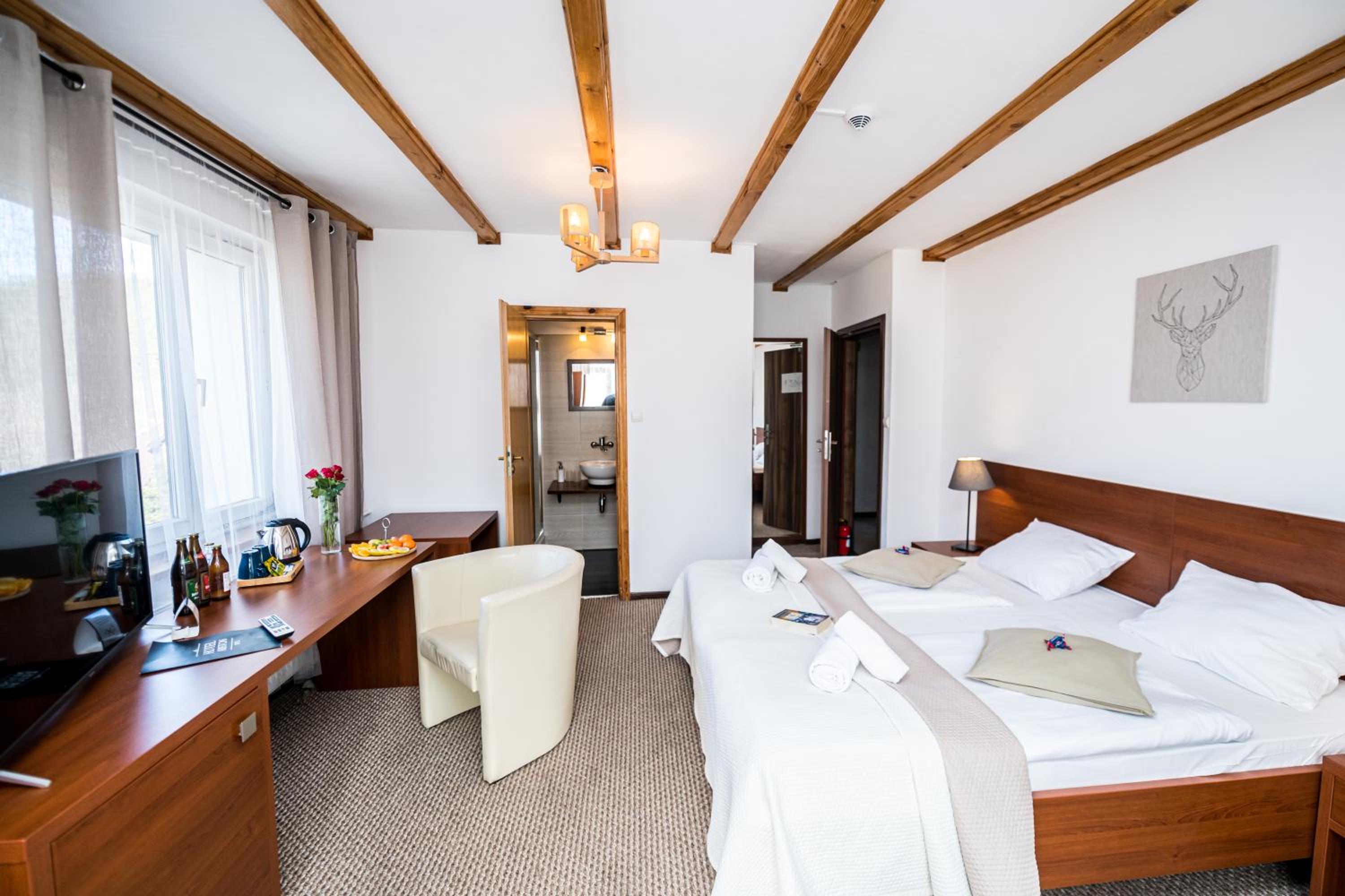 Double or Twin Room - Photo 8