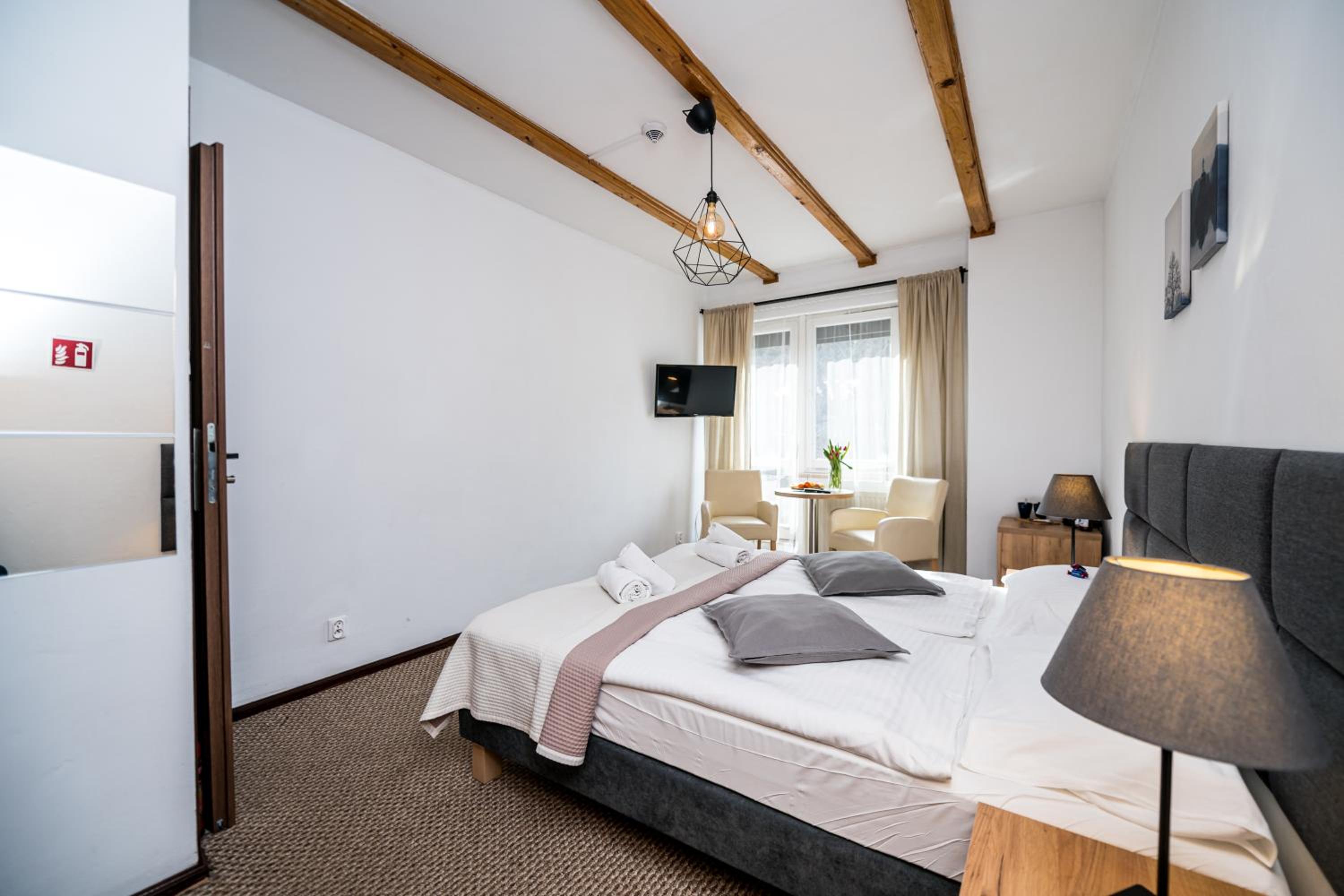 Double or Twin Room - Photo 13