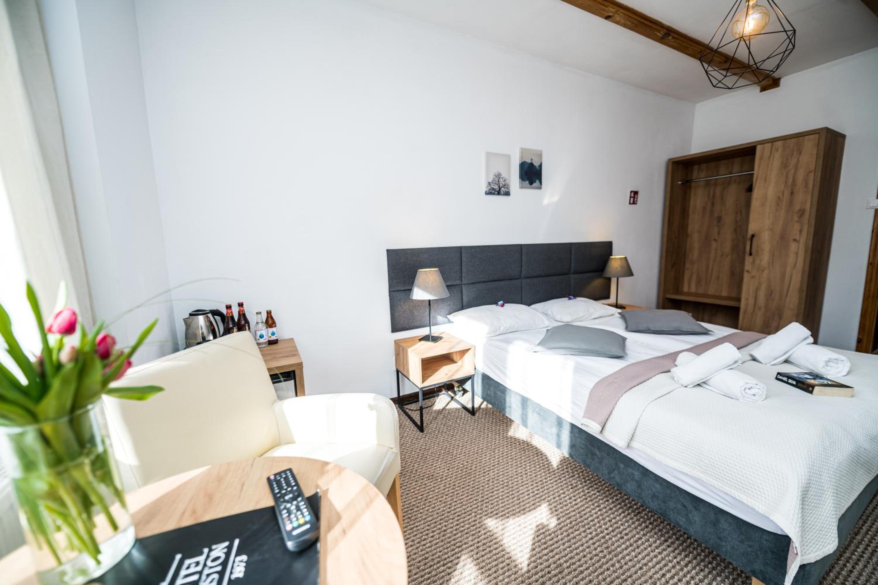 Double or Twin Room - Photo 15