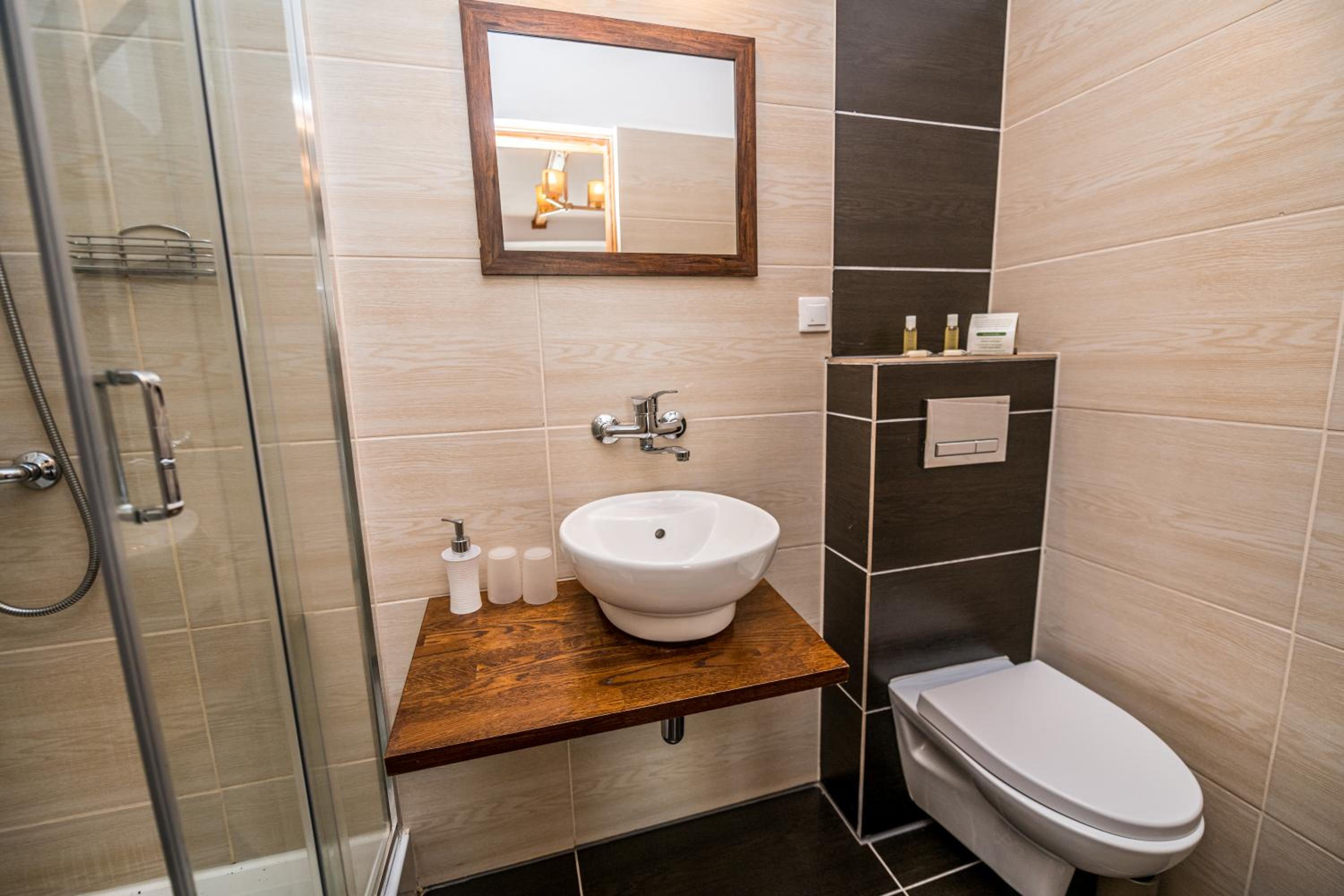 Double or Twin Room - Photo 16