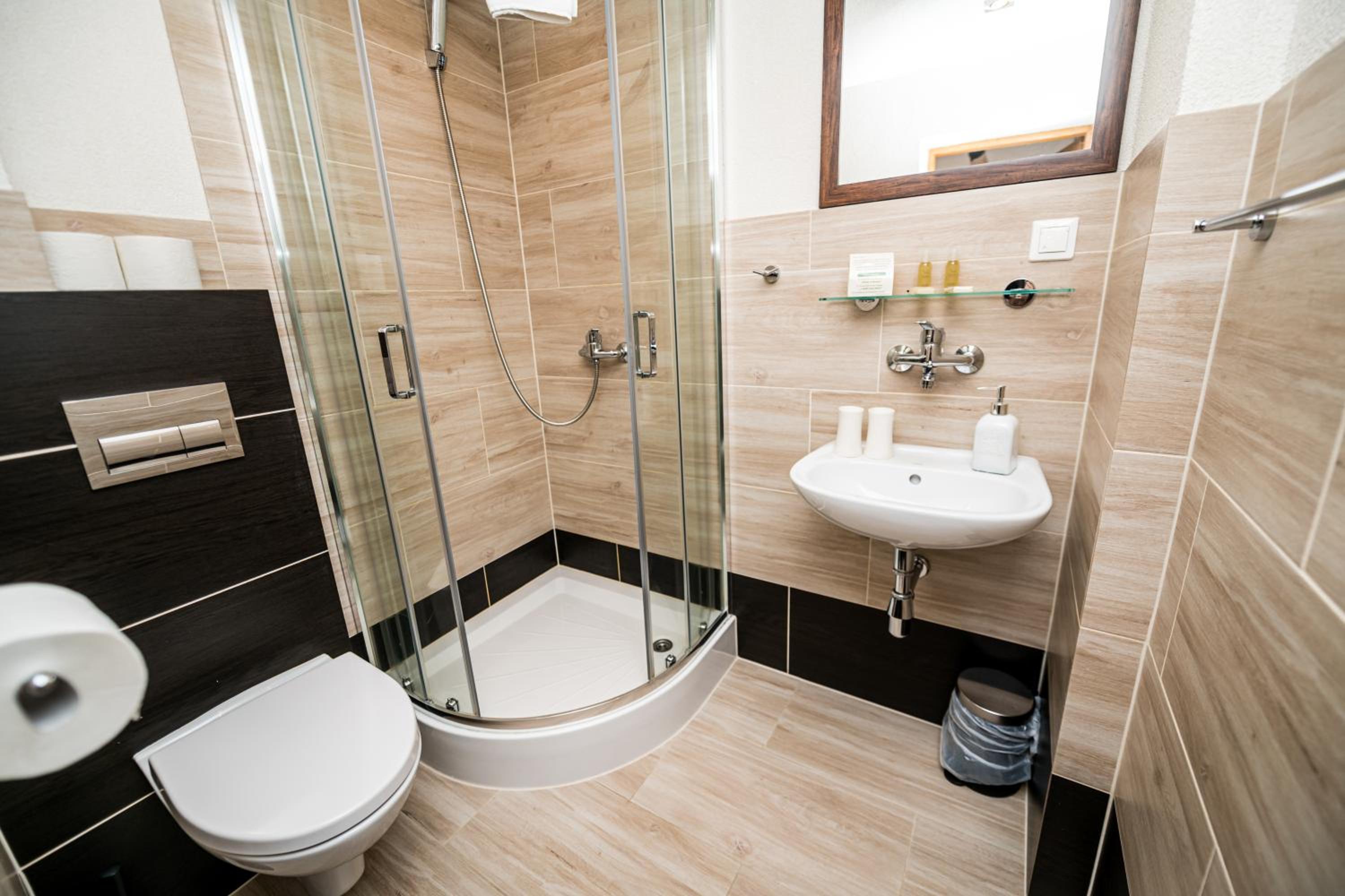Double or Twin Room - Photo 17