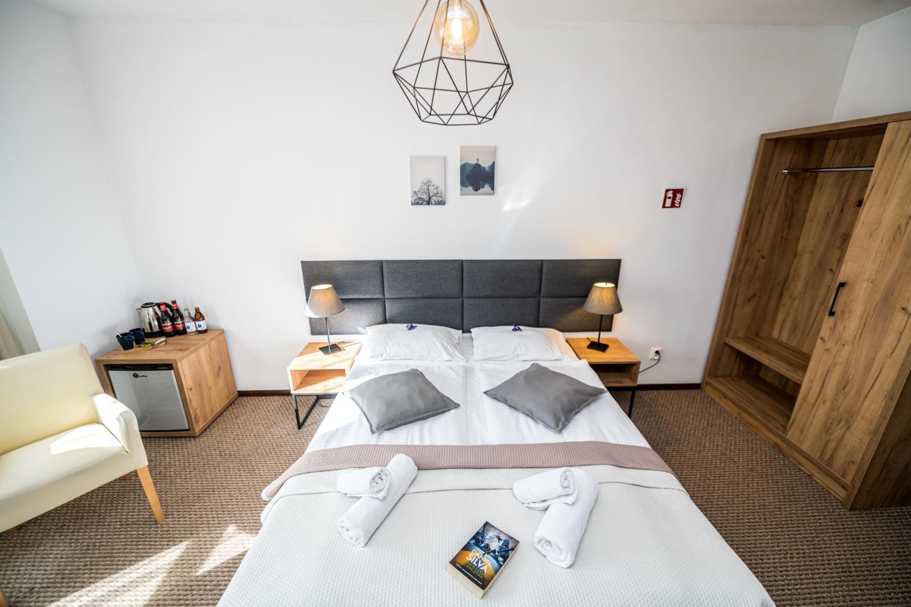 Double or Twin Room - Photo 18