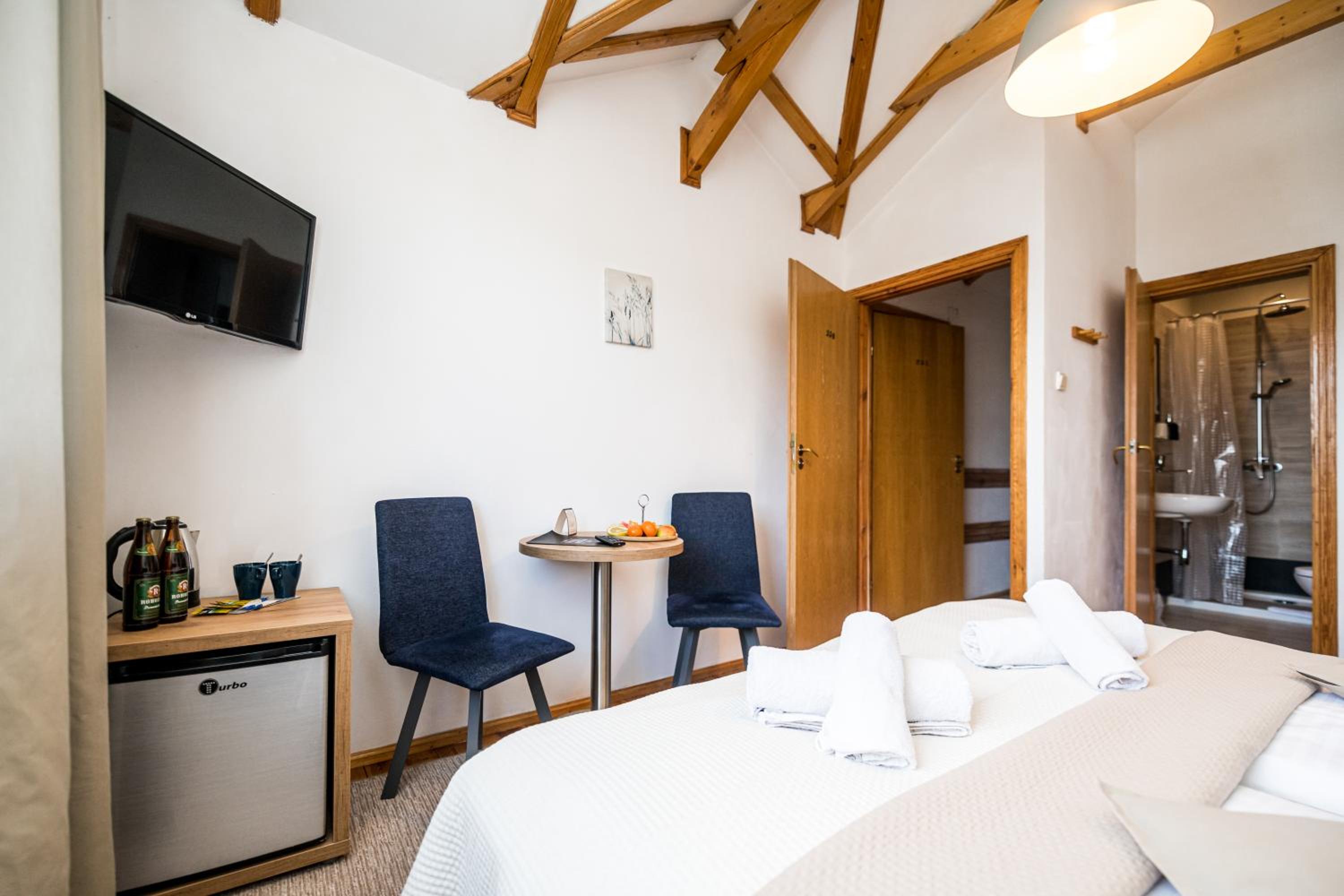 Double or Twin Room - Photo 20