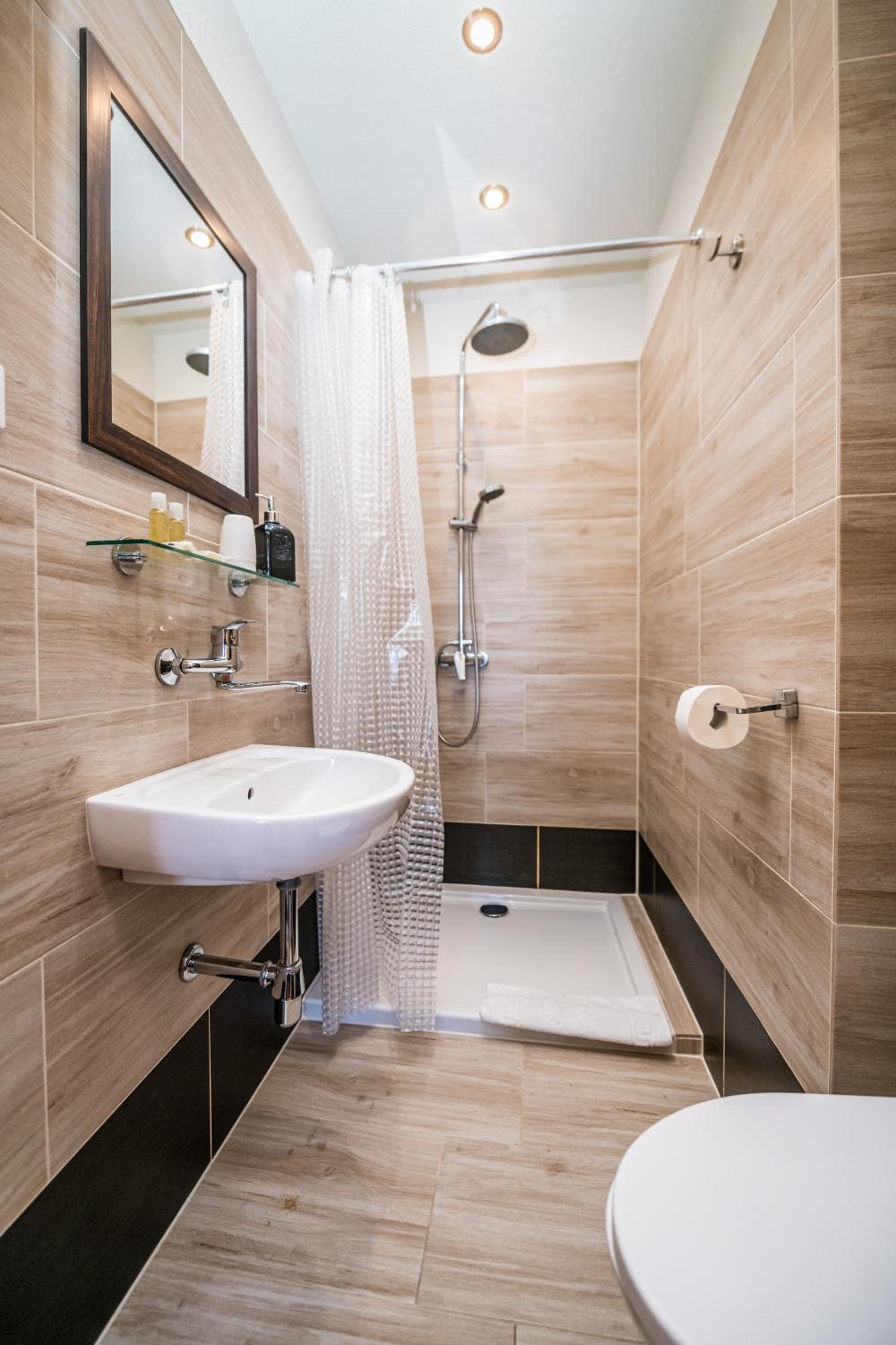 Double or Twin Room - Photo 23