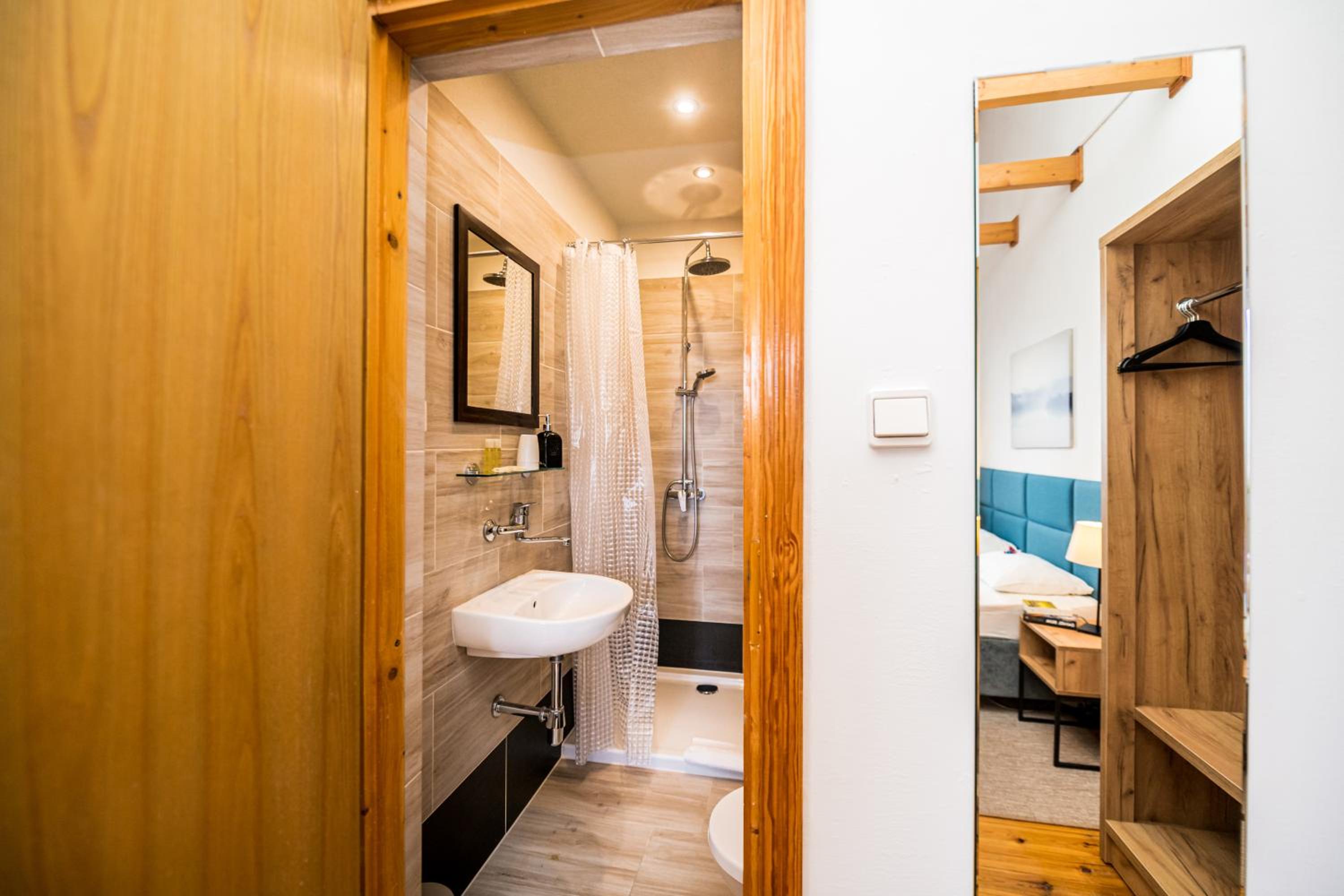 Double or Twin Room - Photo 24