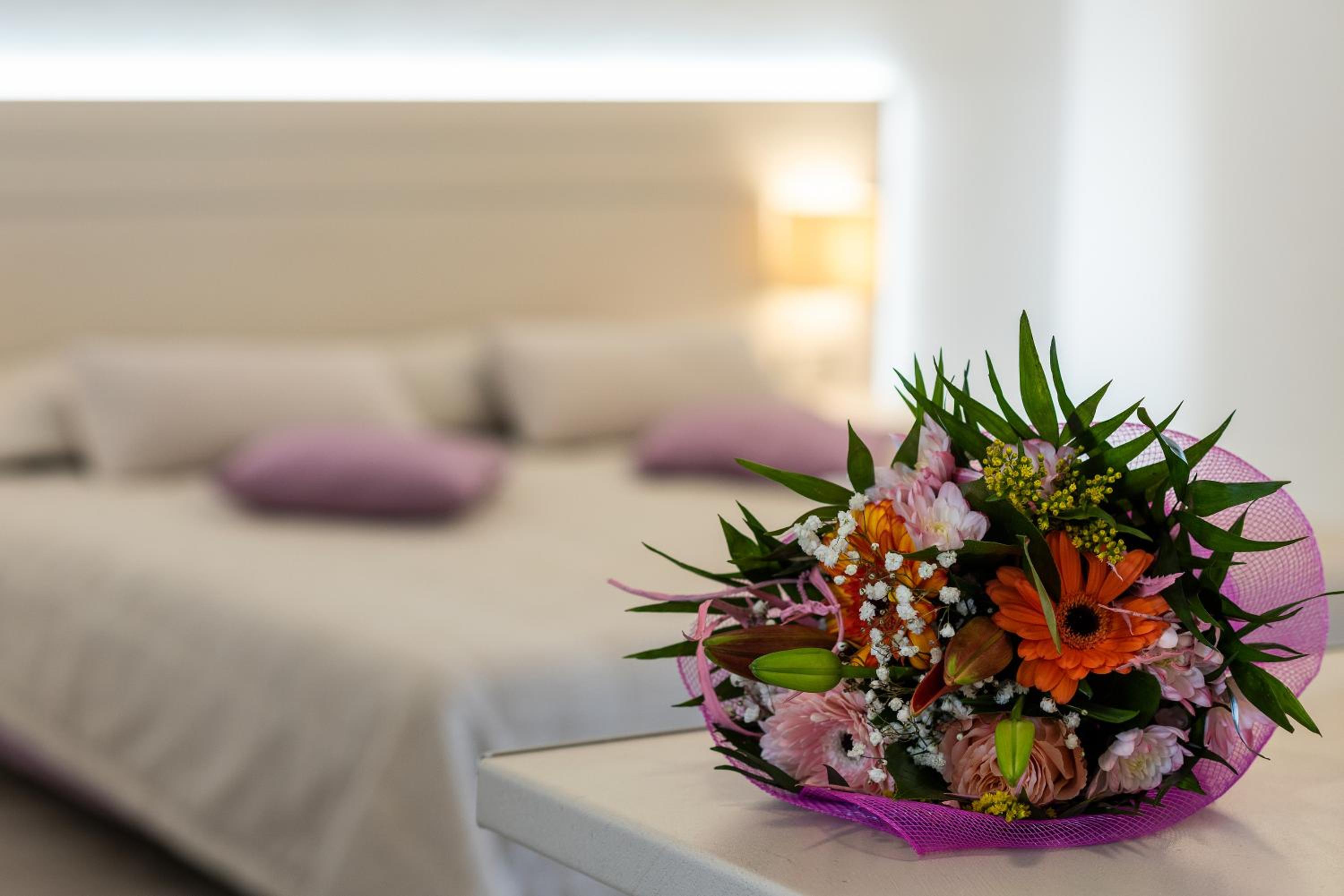 Junior Suite with Balcony - Photo 1