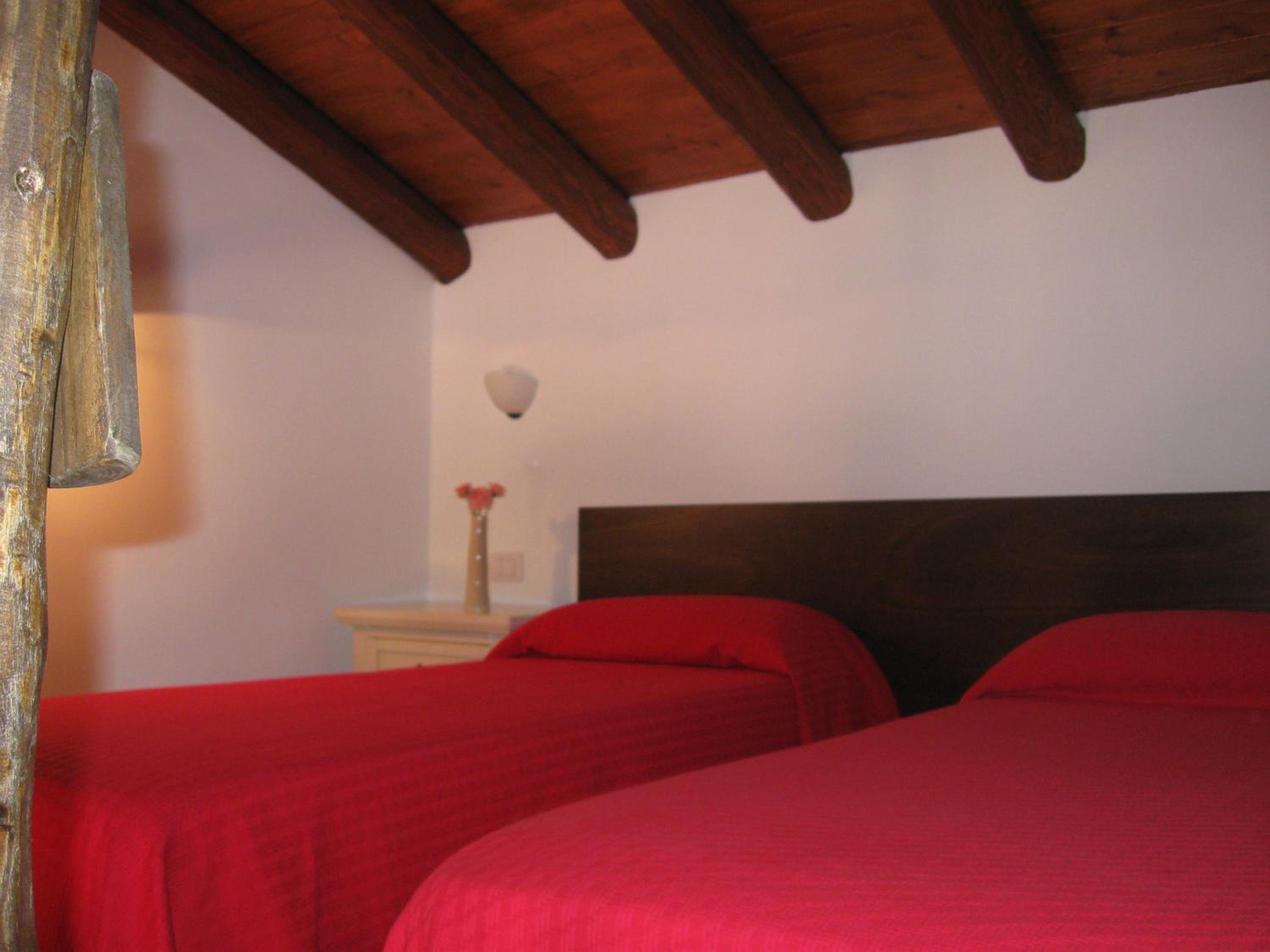Superior Quadruple Room photo 3