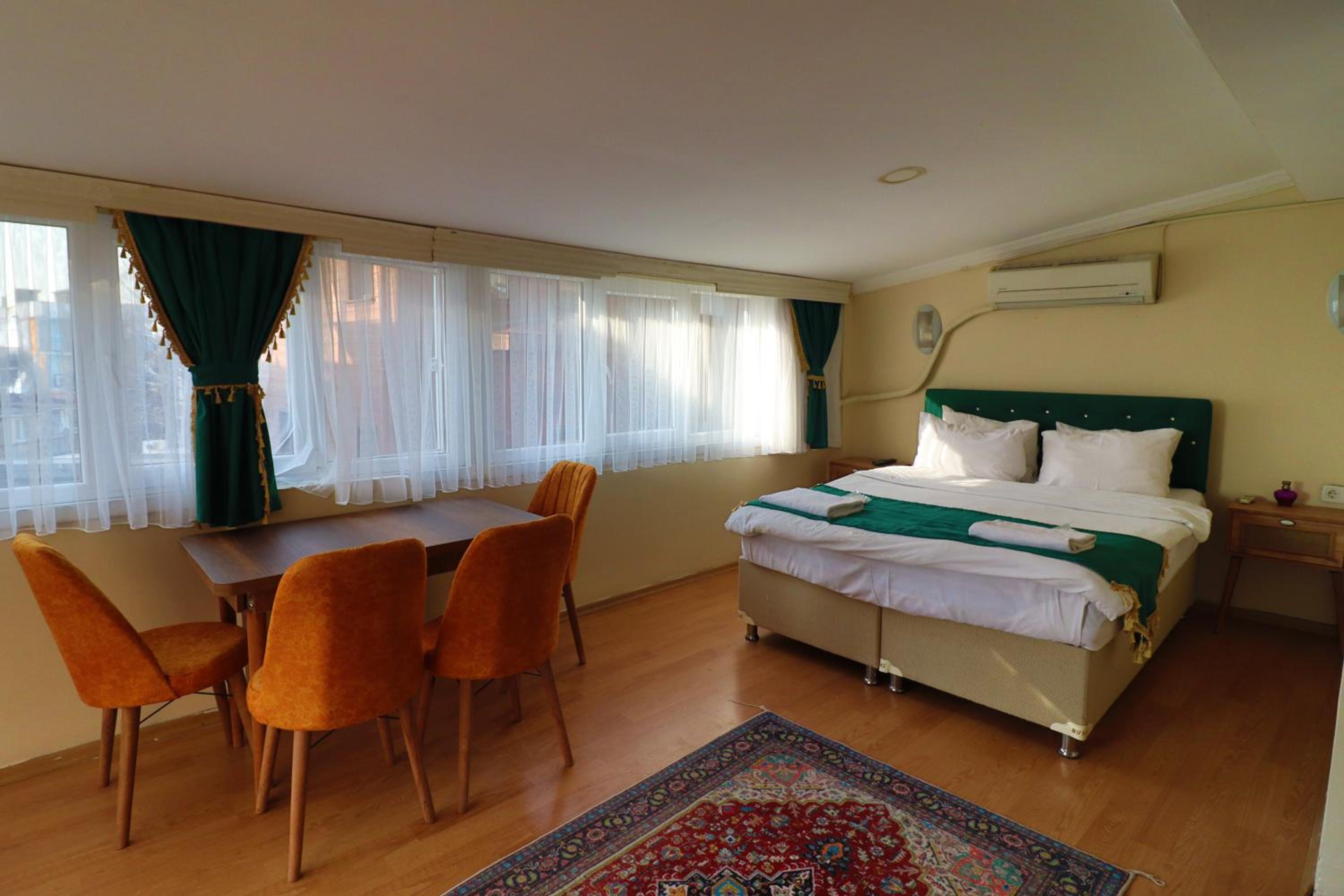Family Suite with Sea View photo 2