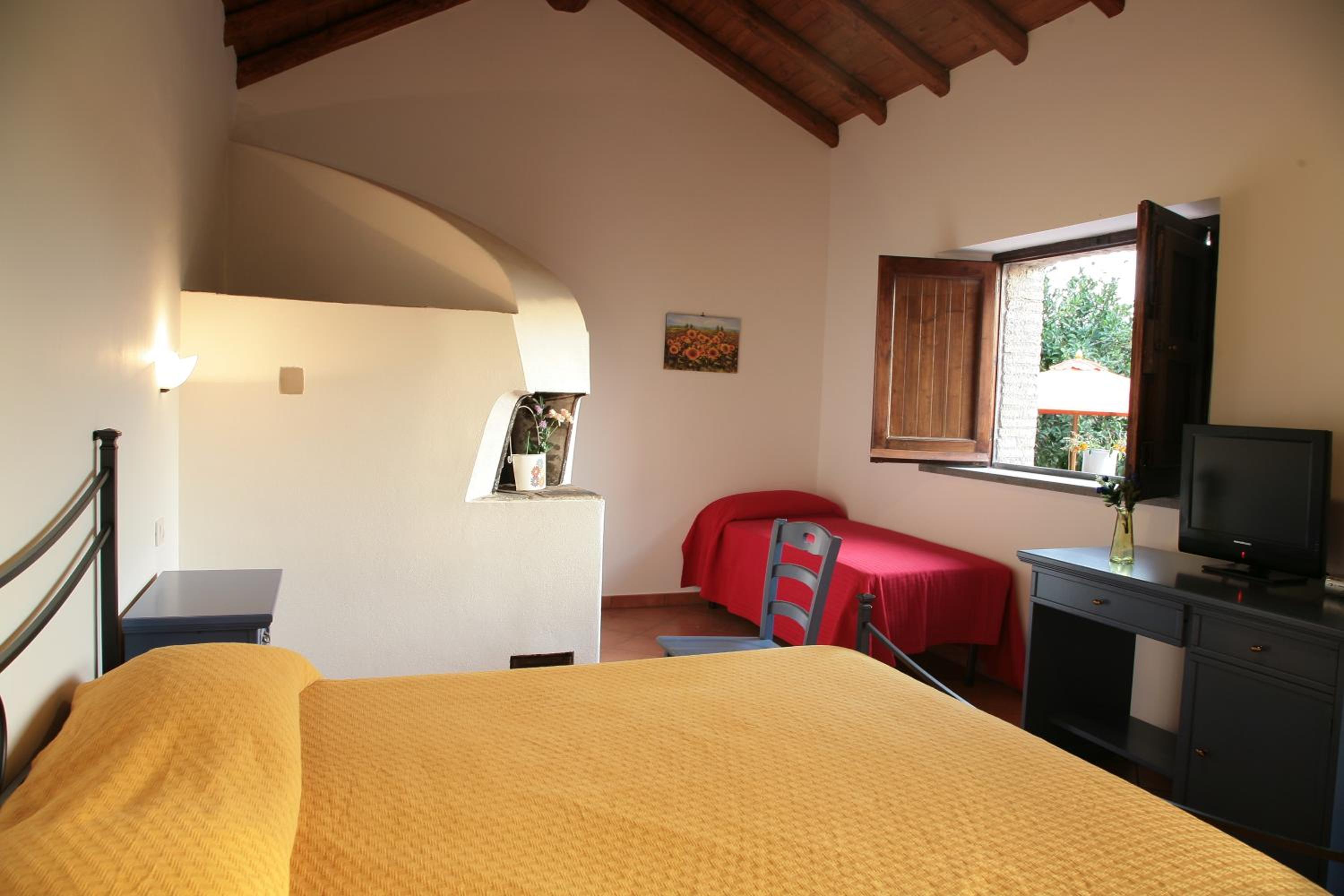 Superior Triple Room photo 2