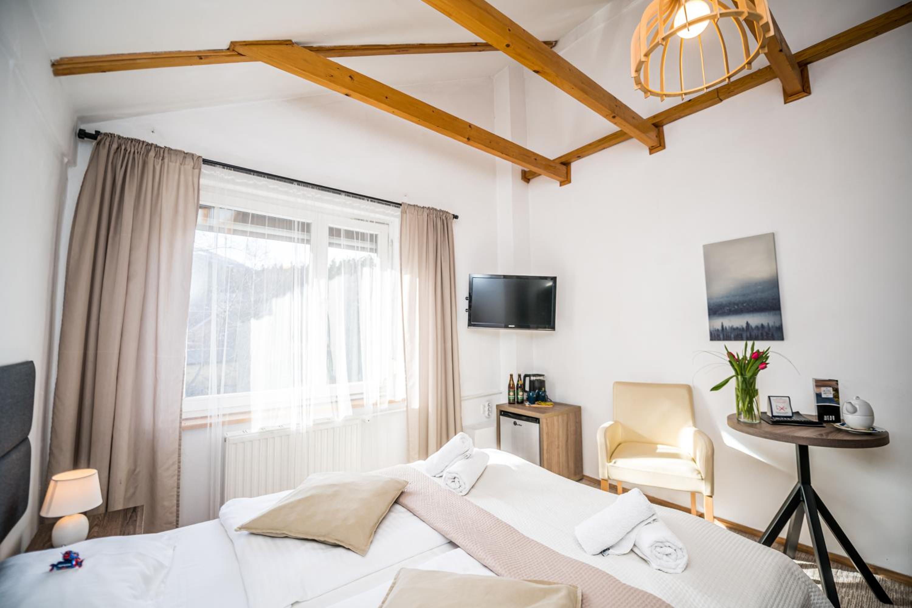 Double or Twin Room - Photo 28