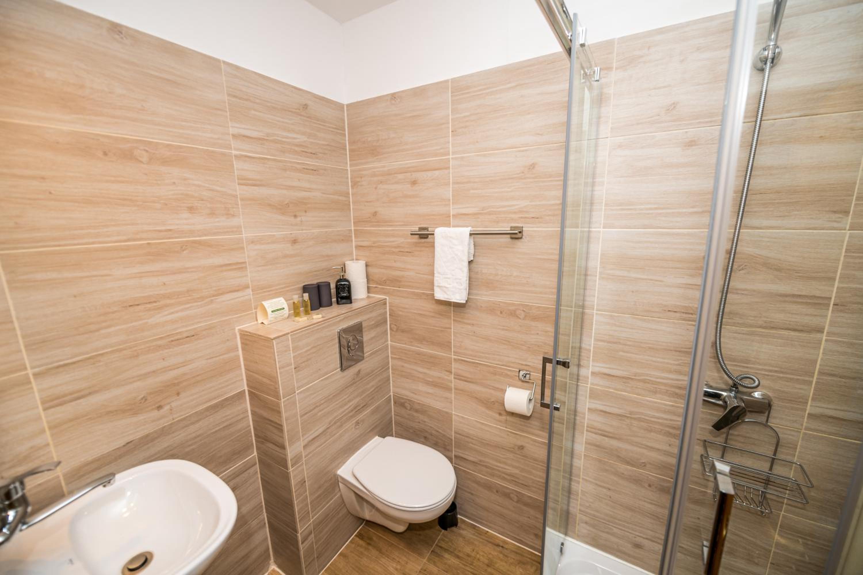 Double or Twin Room - Photo 33