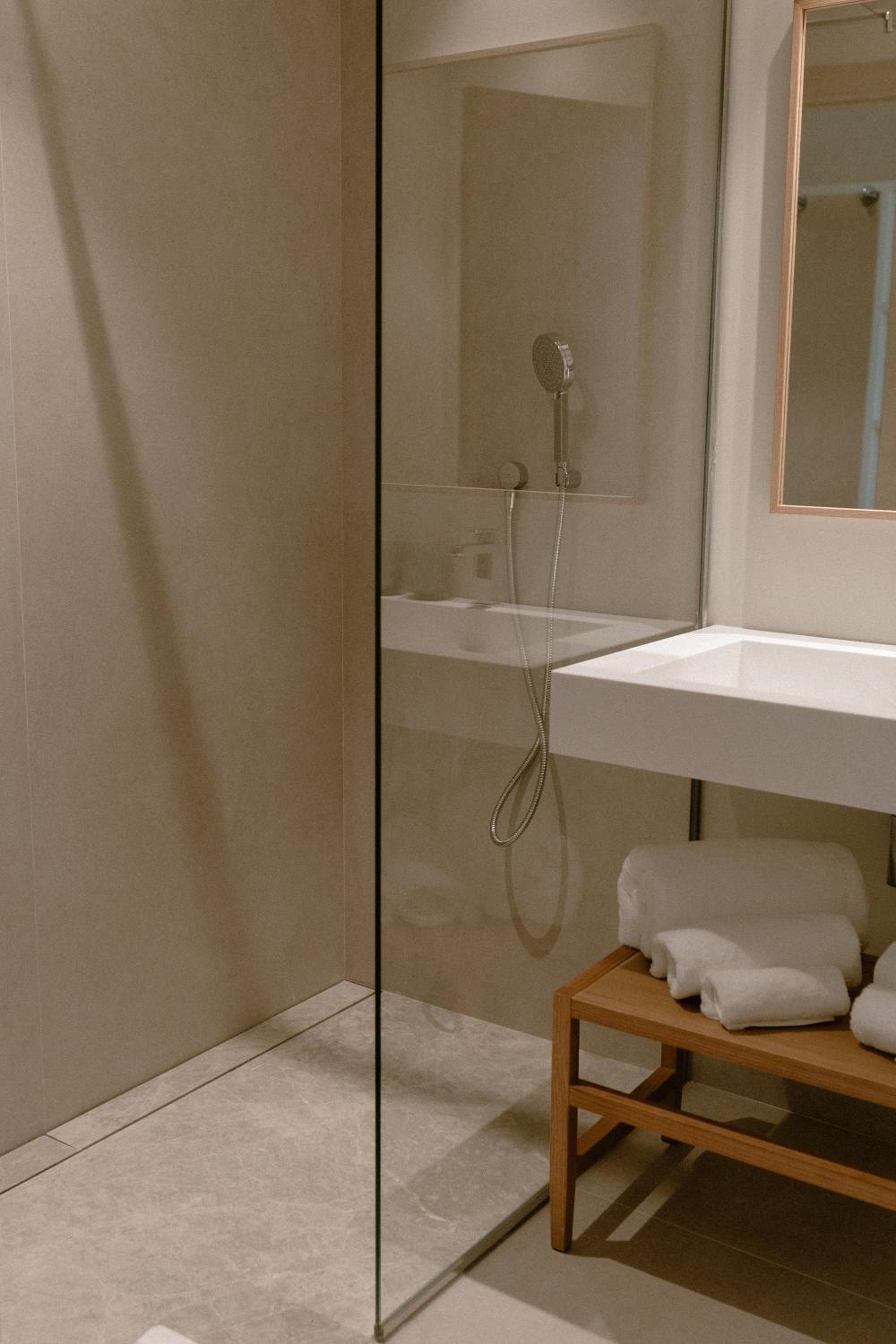 Double or Twin Room - Photo 16