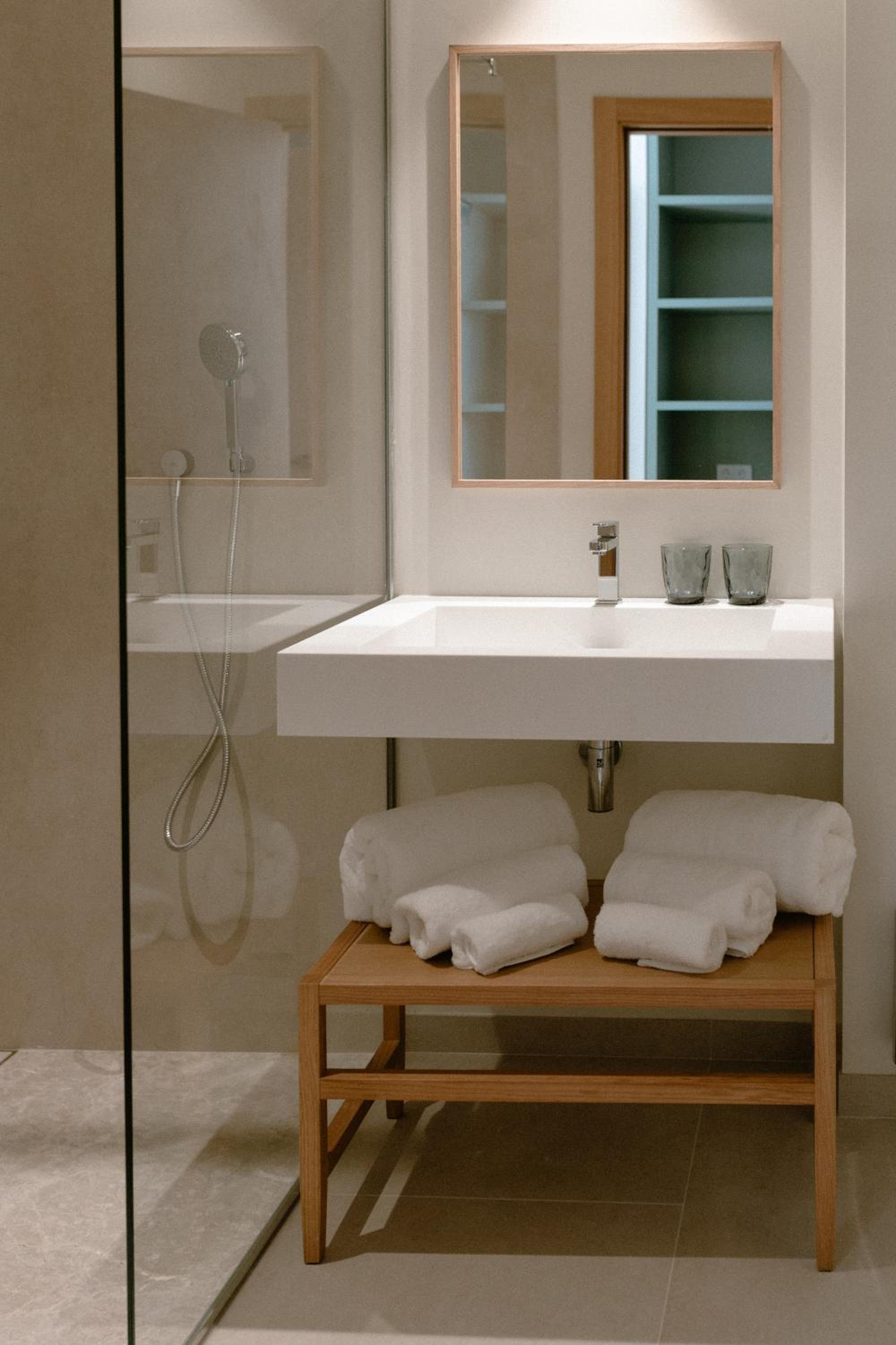 Double or Twin Room - Photo 4