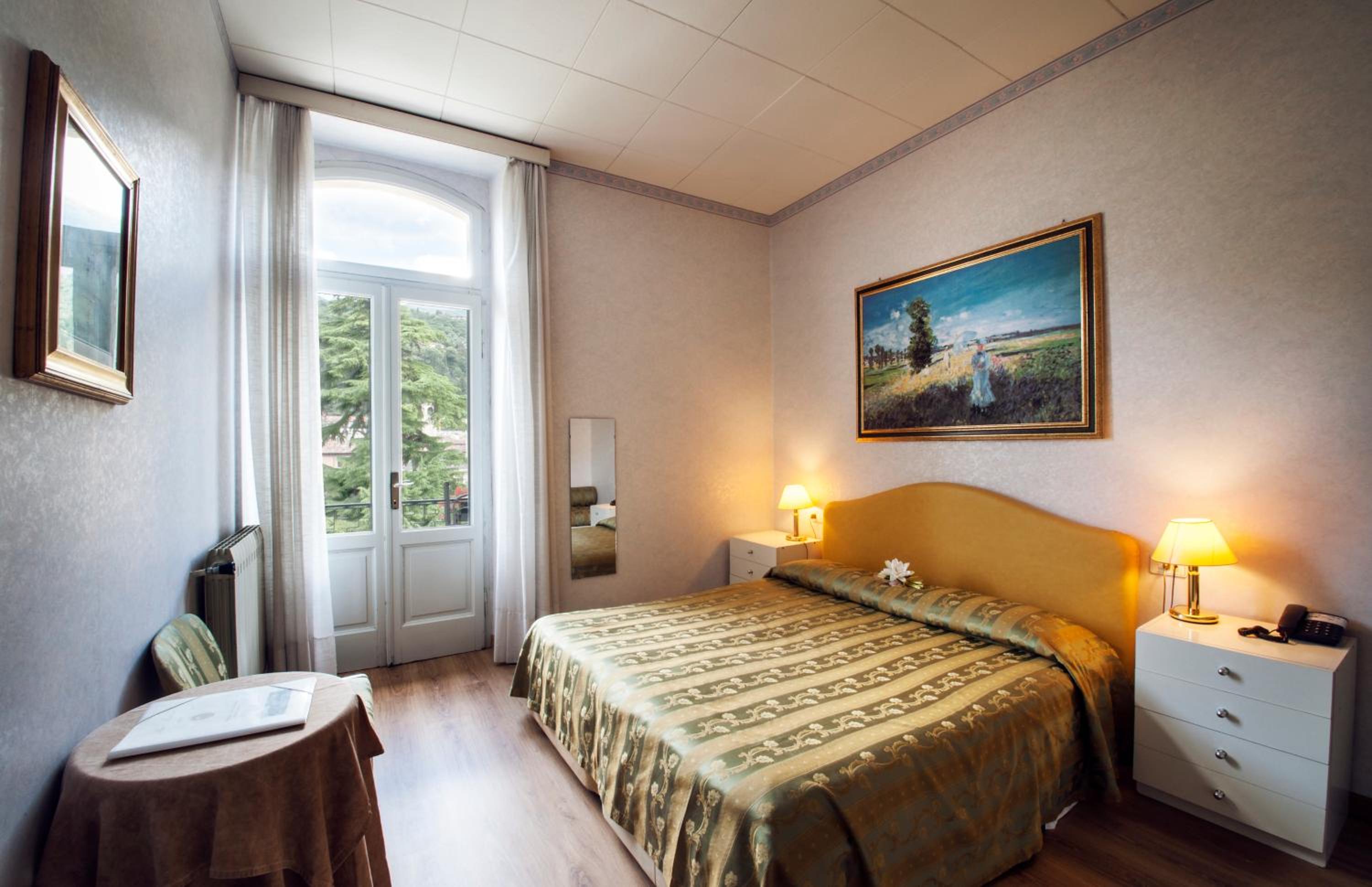 Standard Triple Room photo 2