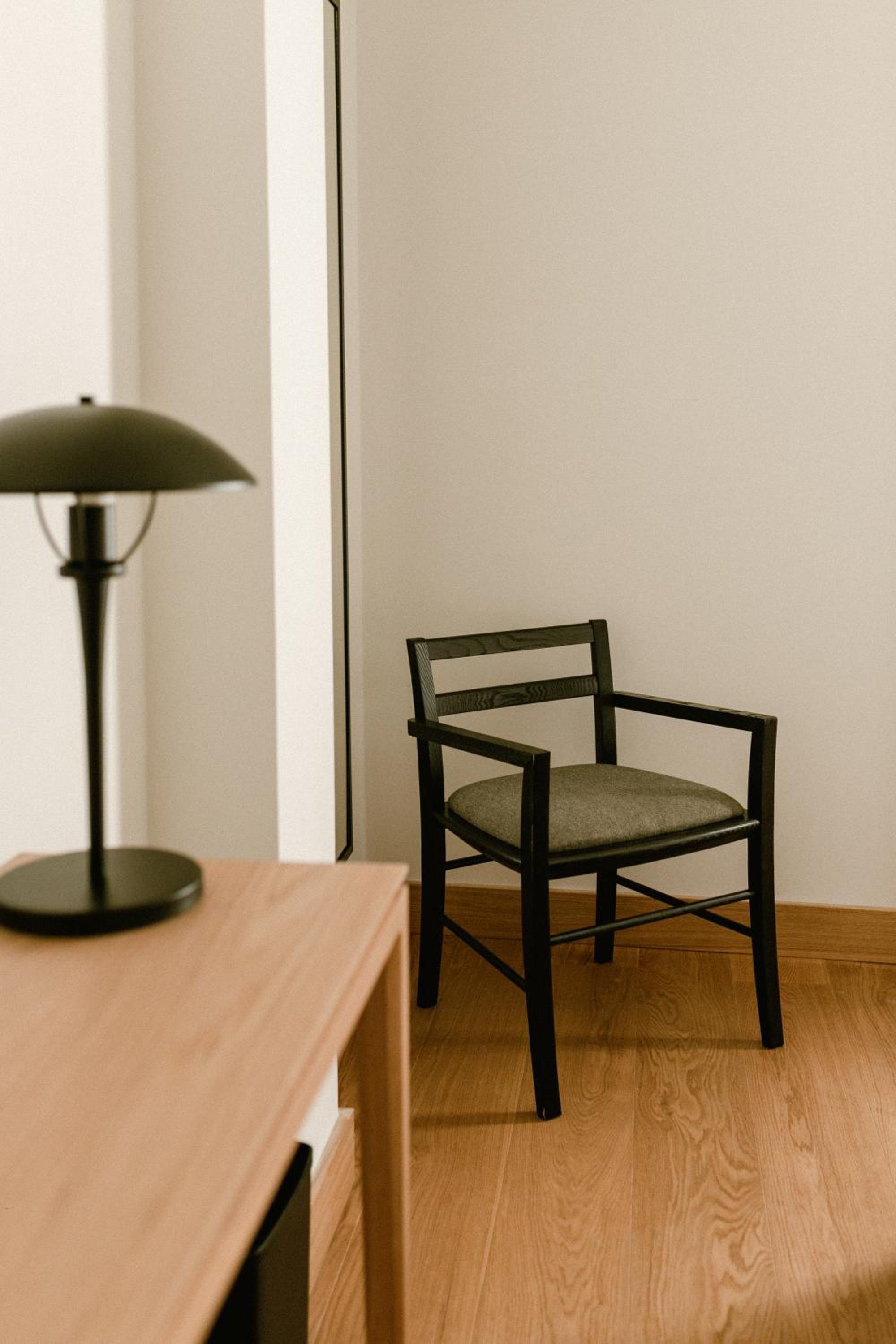 Superior Double or Twin Room with City View - Photo 9