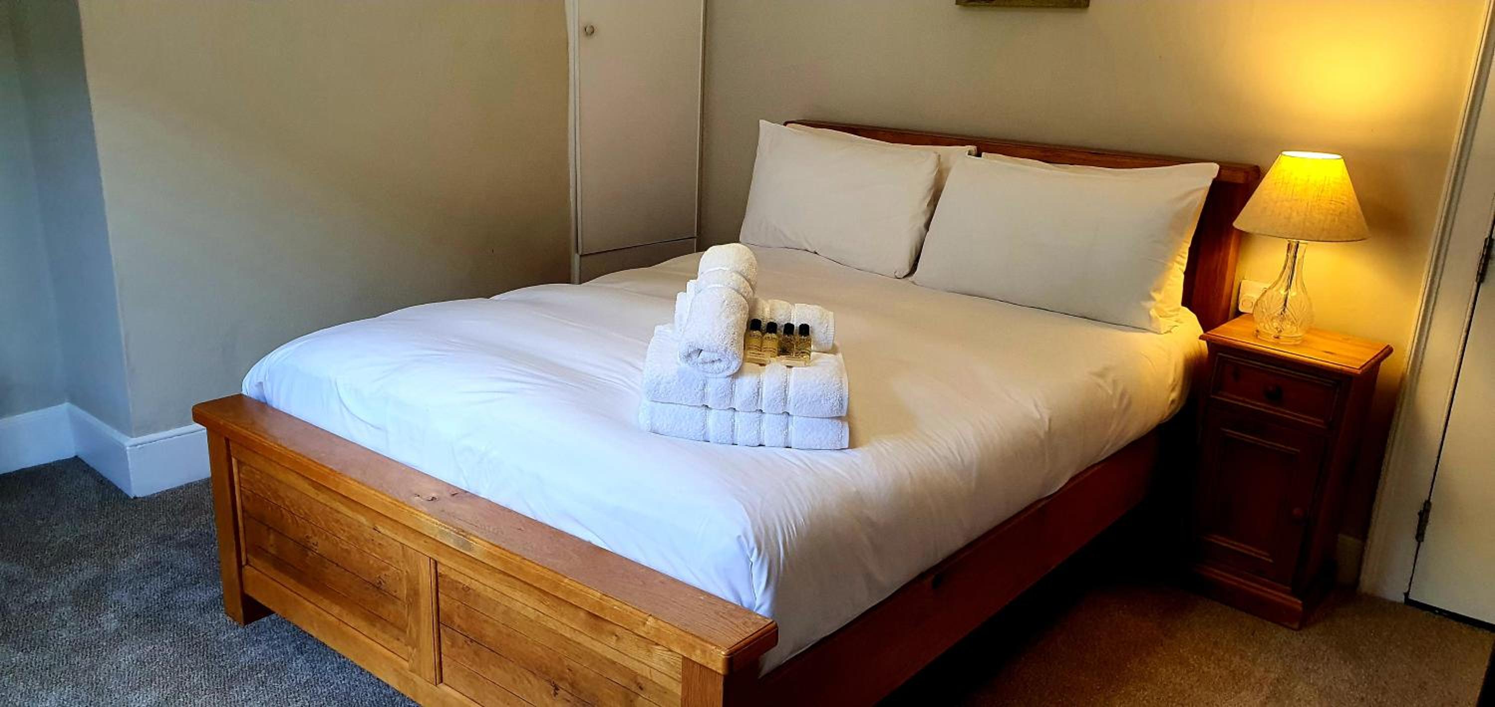 Double Room with Shared Bathroom photo 3