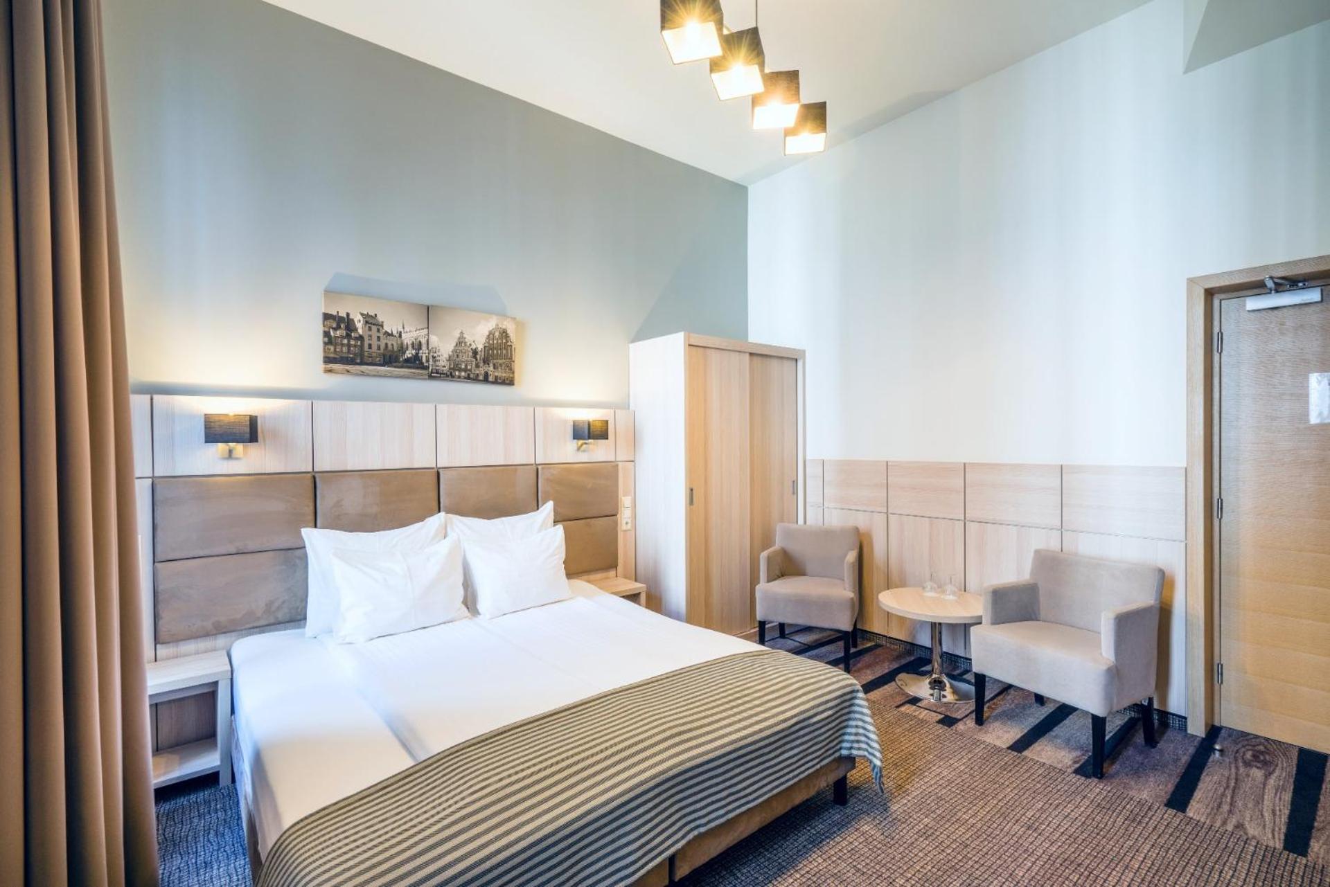 Standard Double or Twin Room photo 1