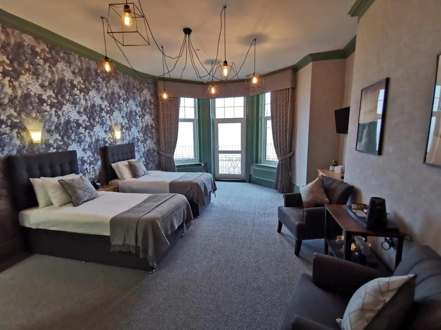 Deluxe Twin Room with Sea View photo 2