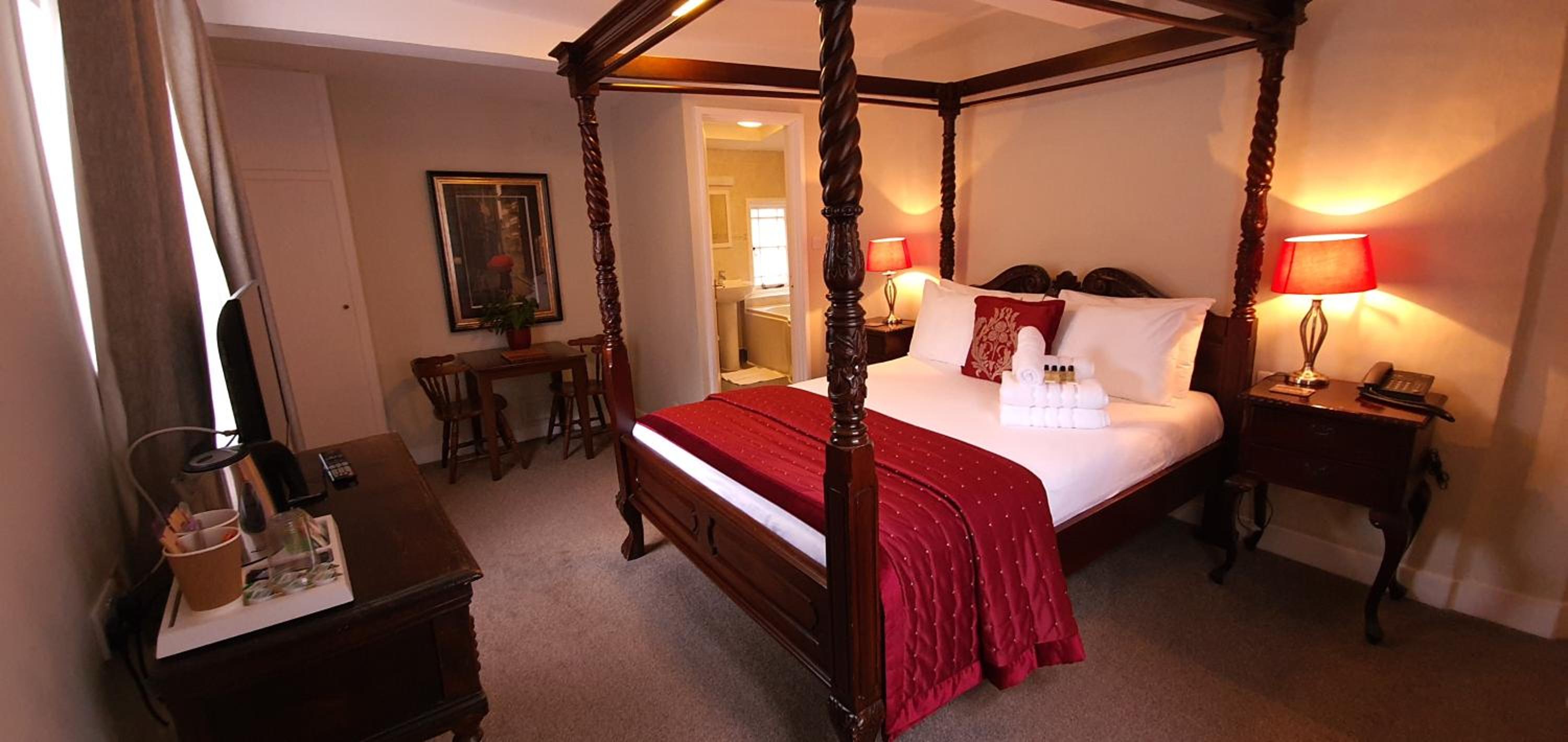 Double Room with Bathroom - Photo 7
