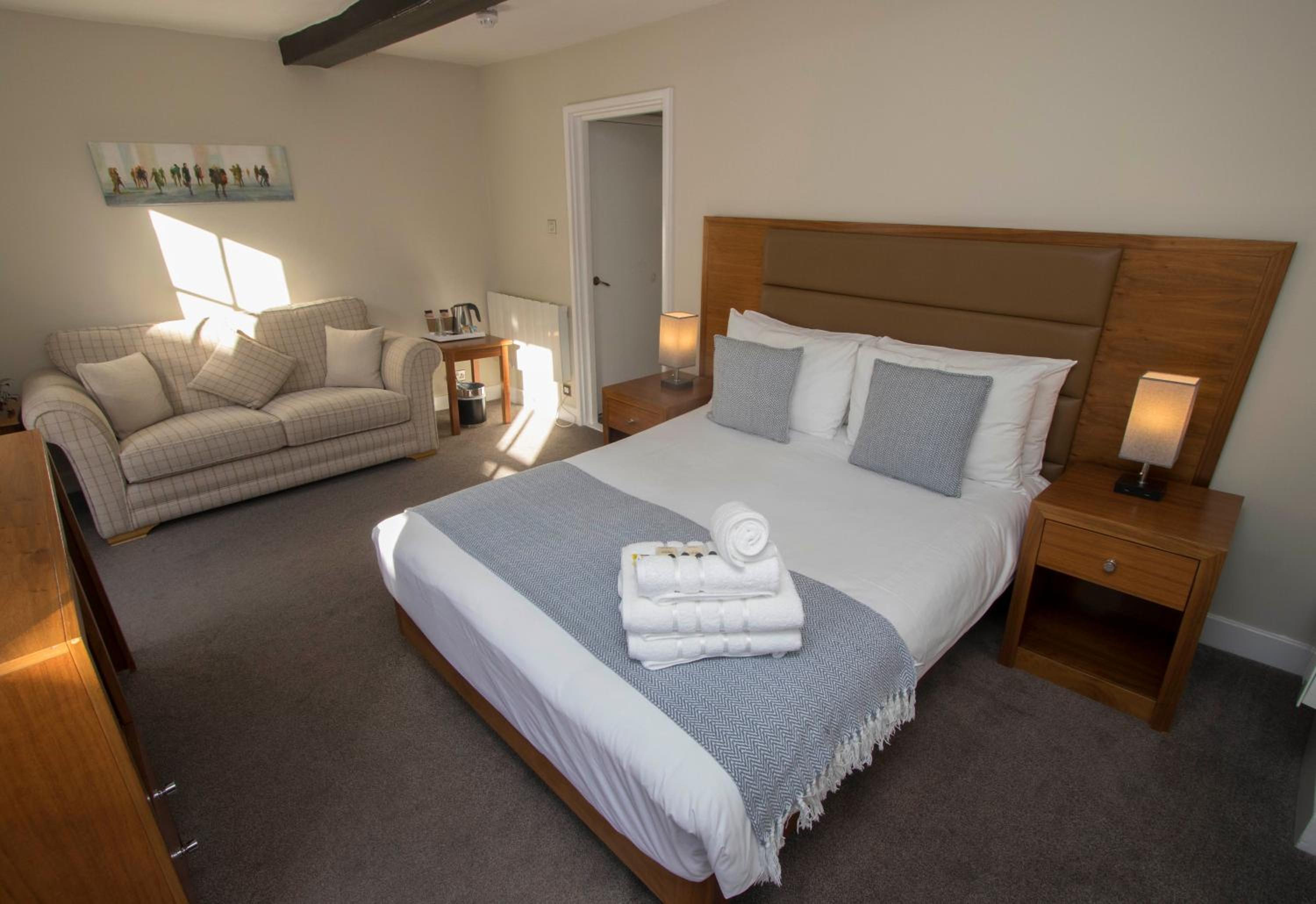 Double Room with Bathroom - Photo 2