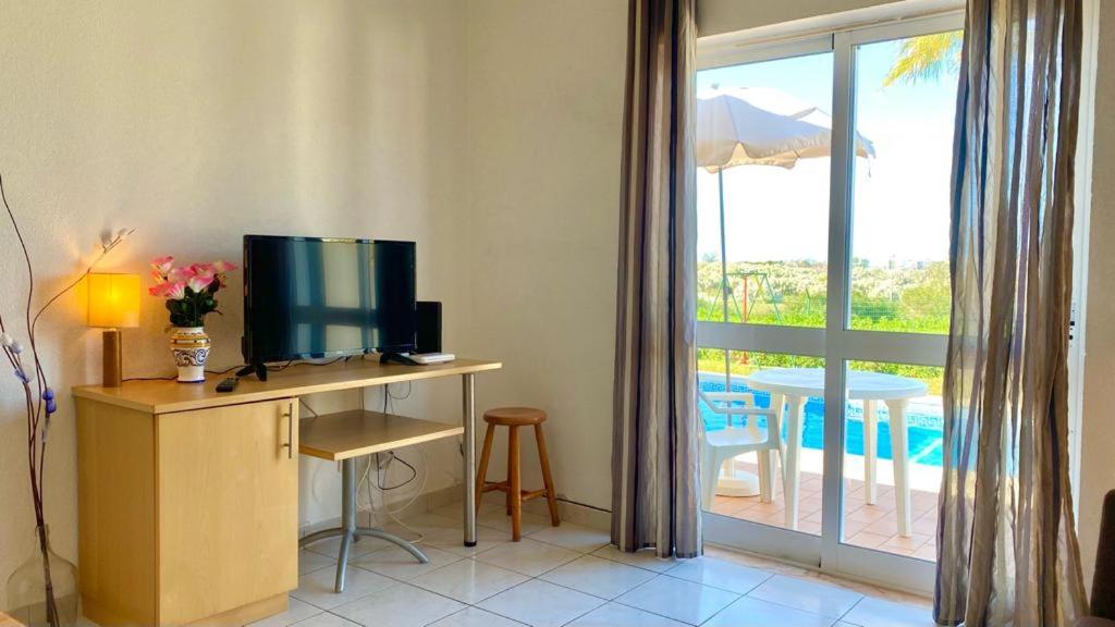One-Bedroom Apartment - Photo 11