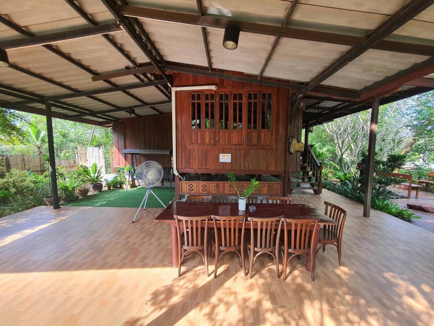 Family Room with Balcony - Photo 7