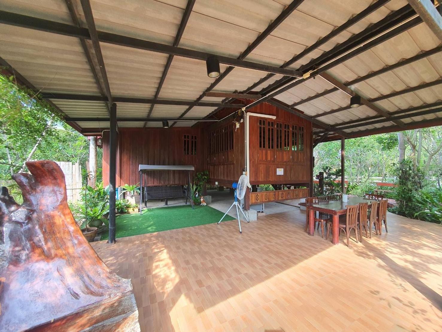 Family Room with Balcony - Photo 4