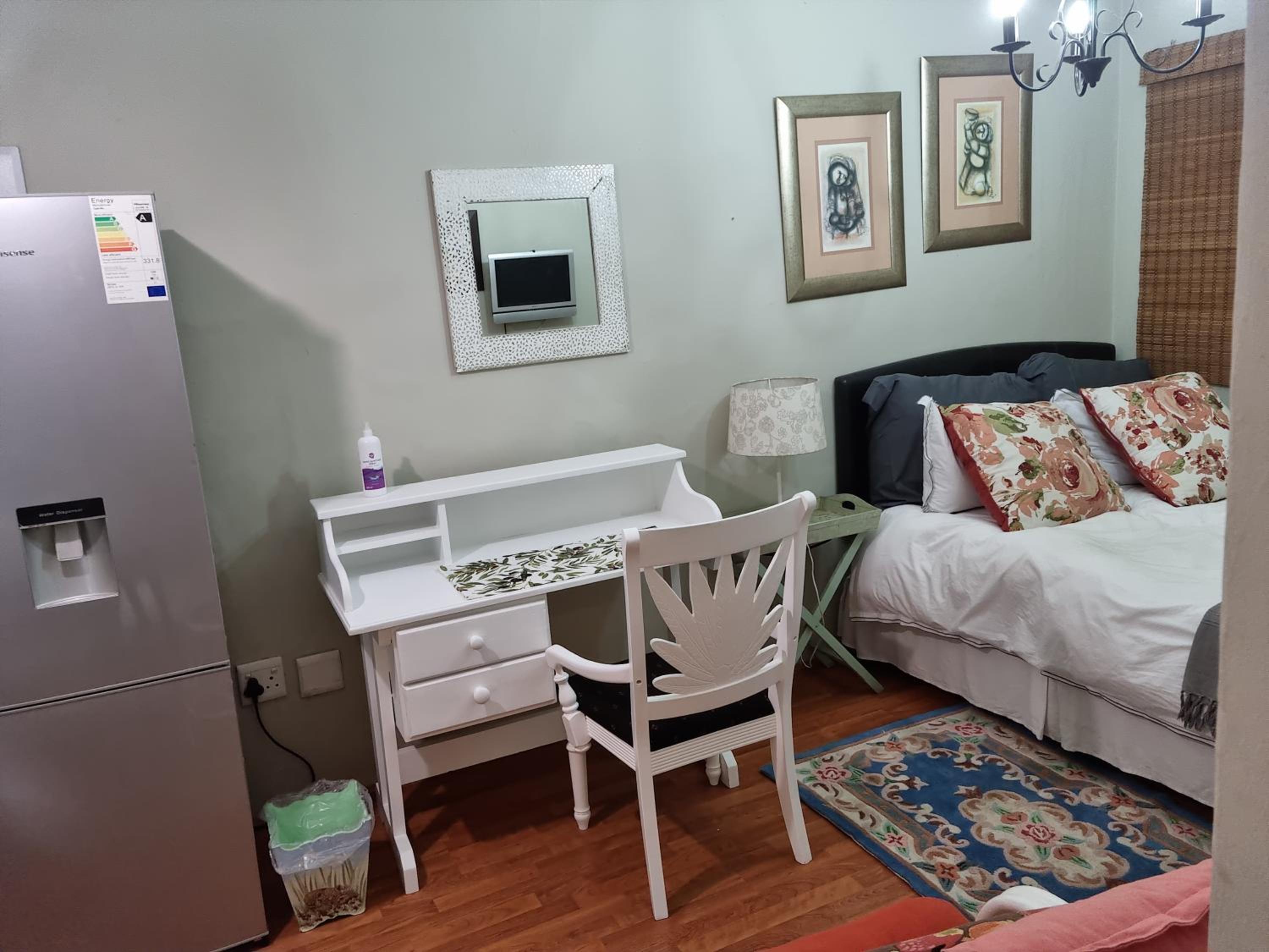Deluxe Room (2 Adults + 1 Child) - Photo 5