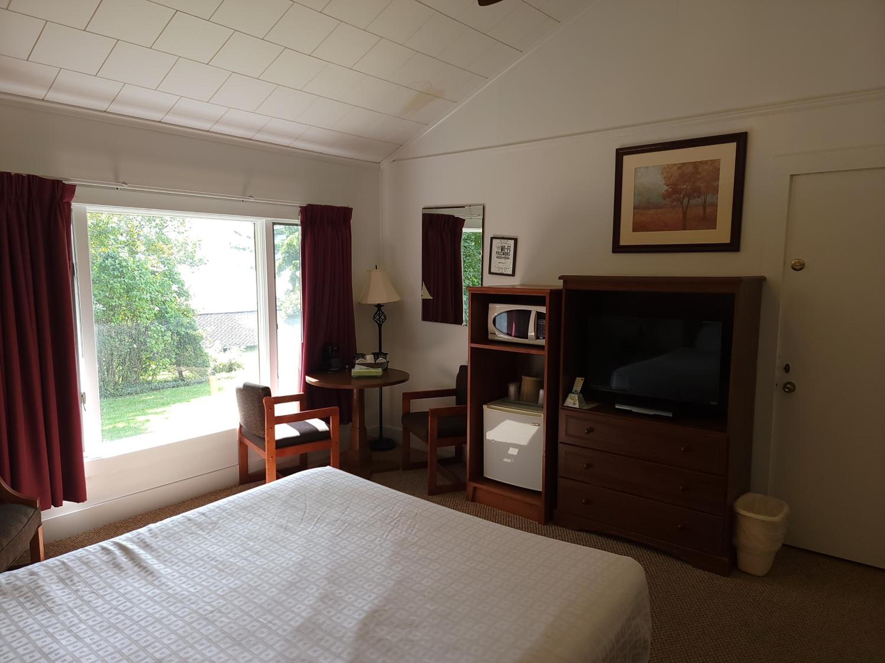Standard Queen Room photo 2