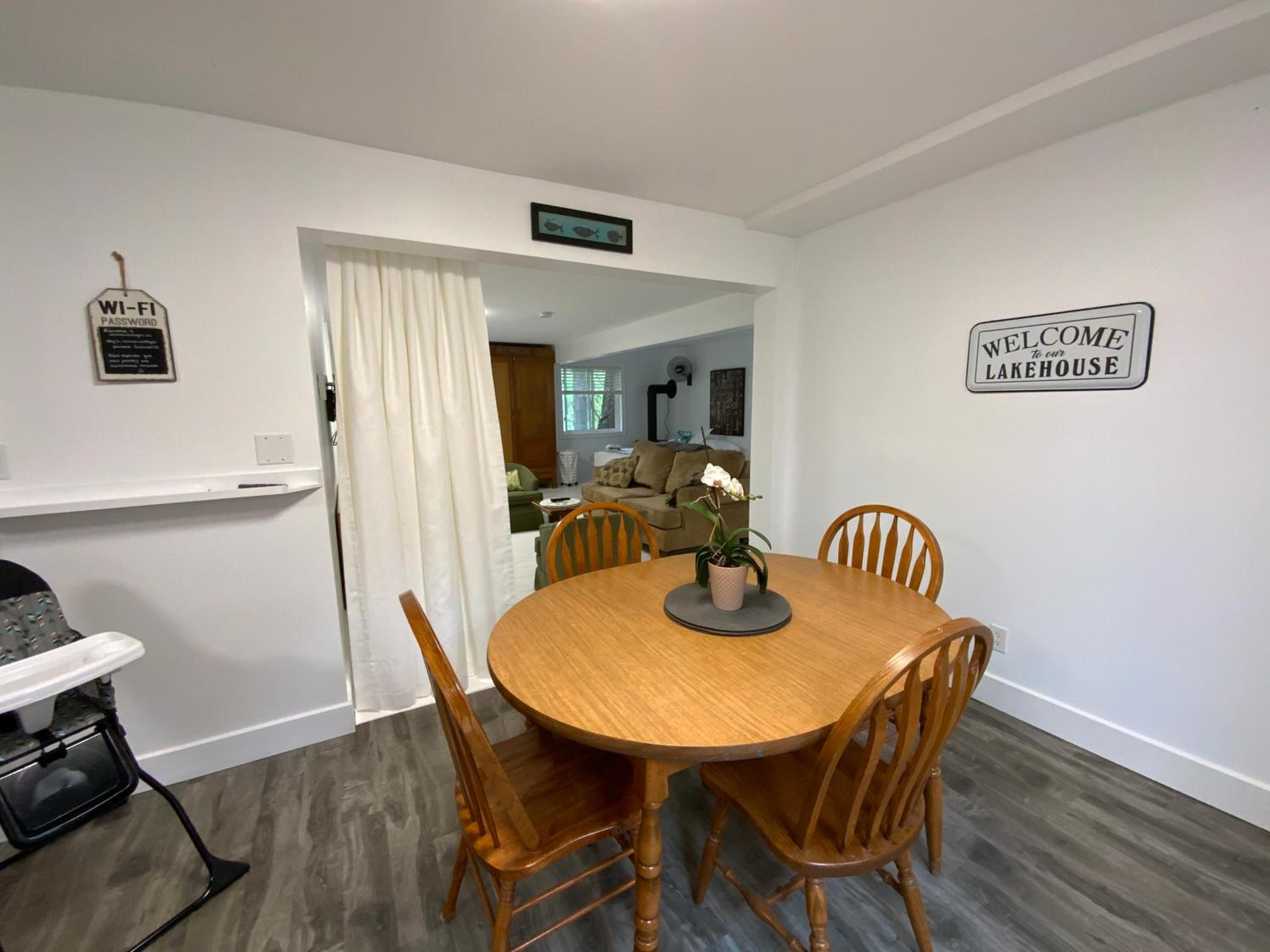 Family Room photo 3