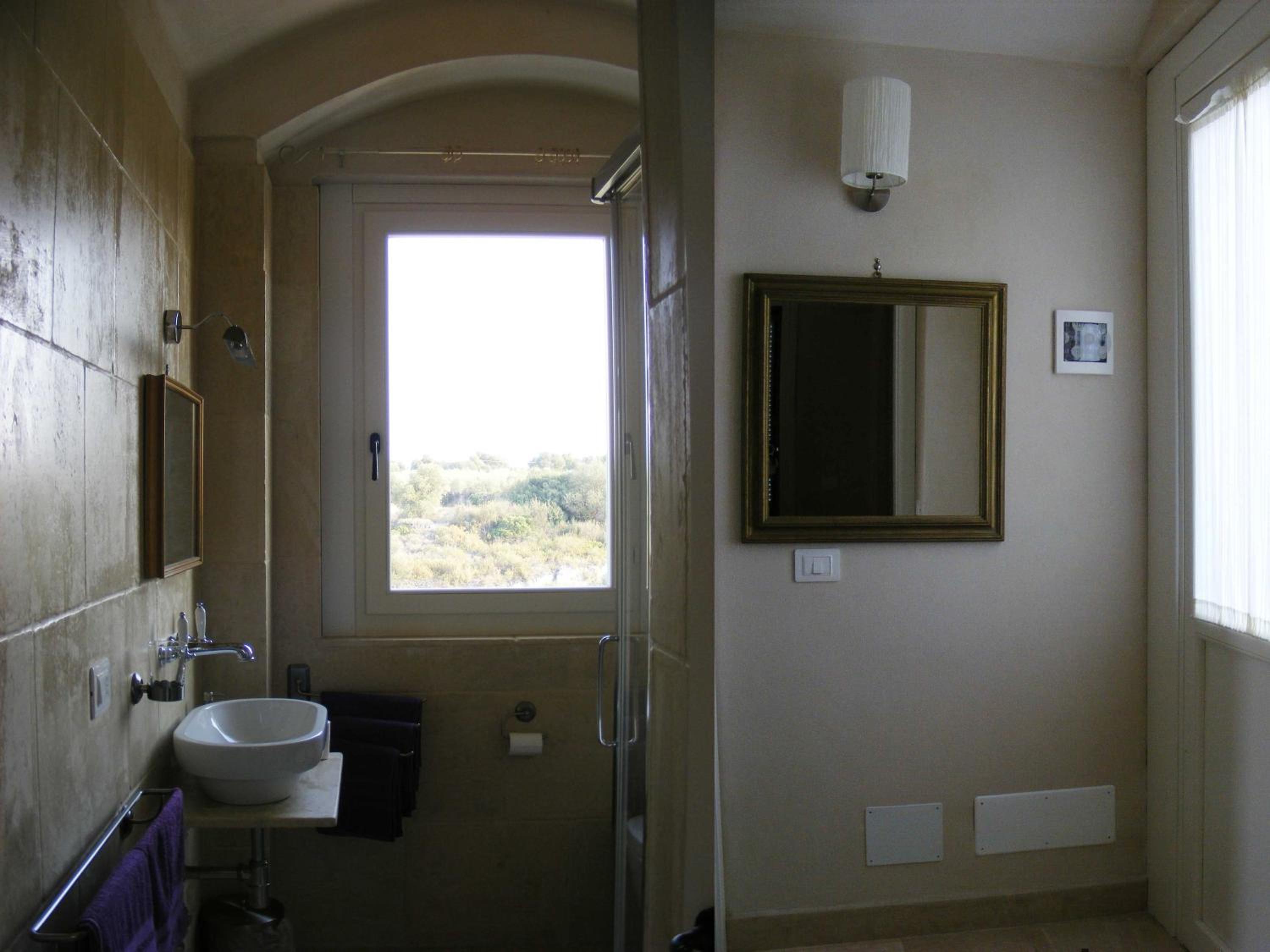 Quadruple Room with Shower - Photo 3