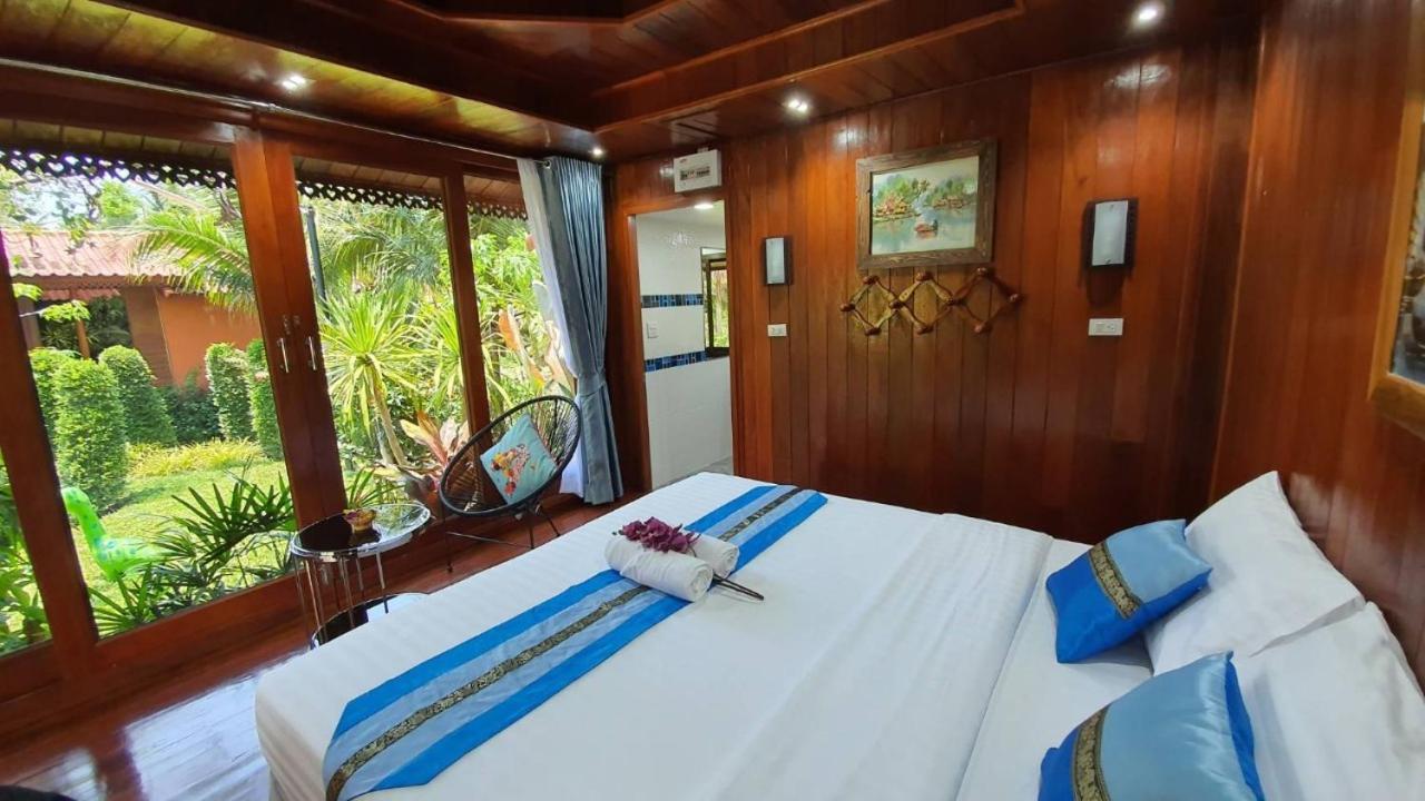 Double Room with Garden View - Photo 6