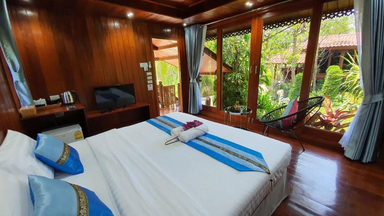 Double Room with Garden View - Photo 3