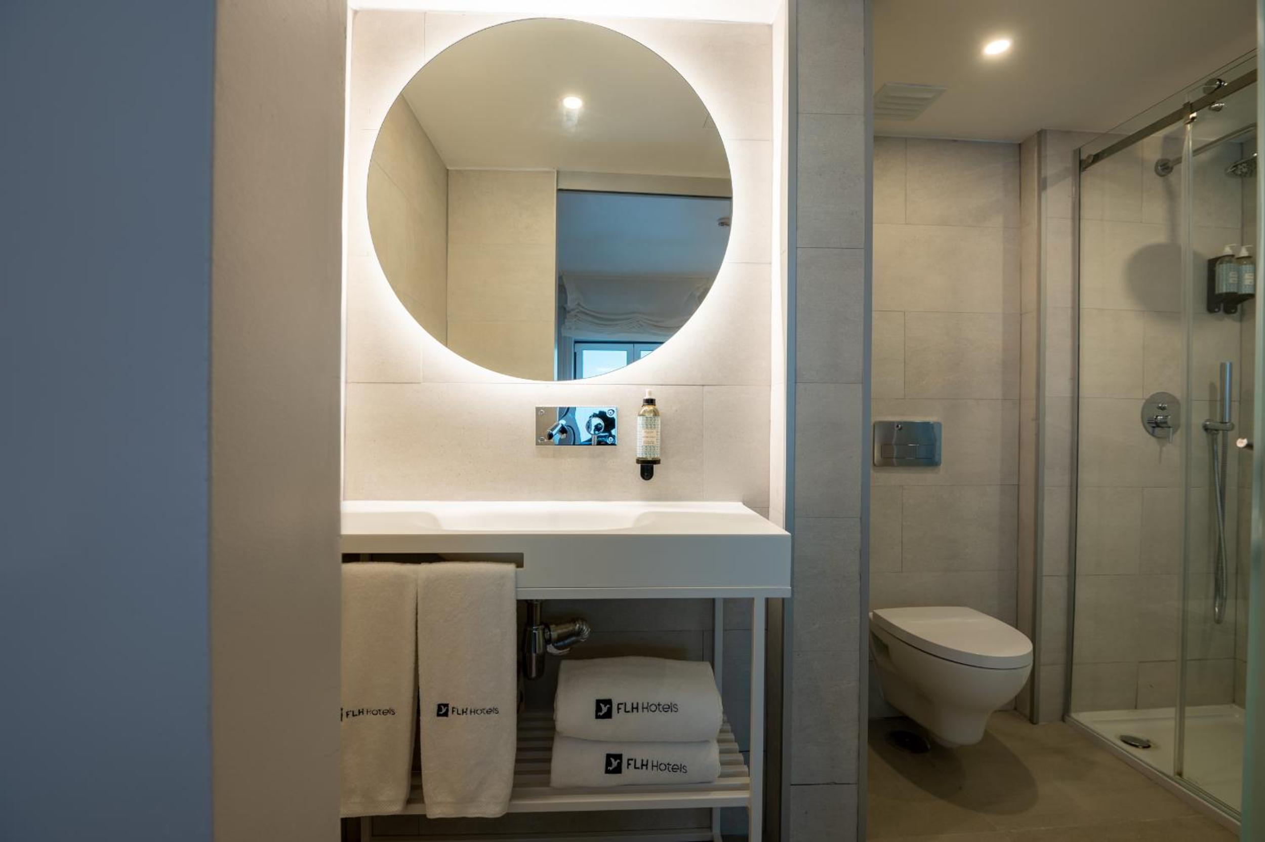 Double Room with Interior View - Photo 9