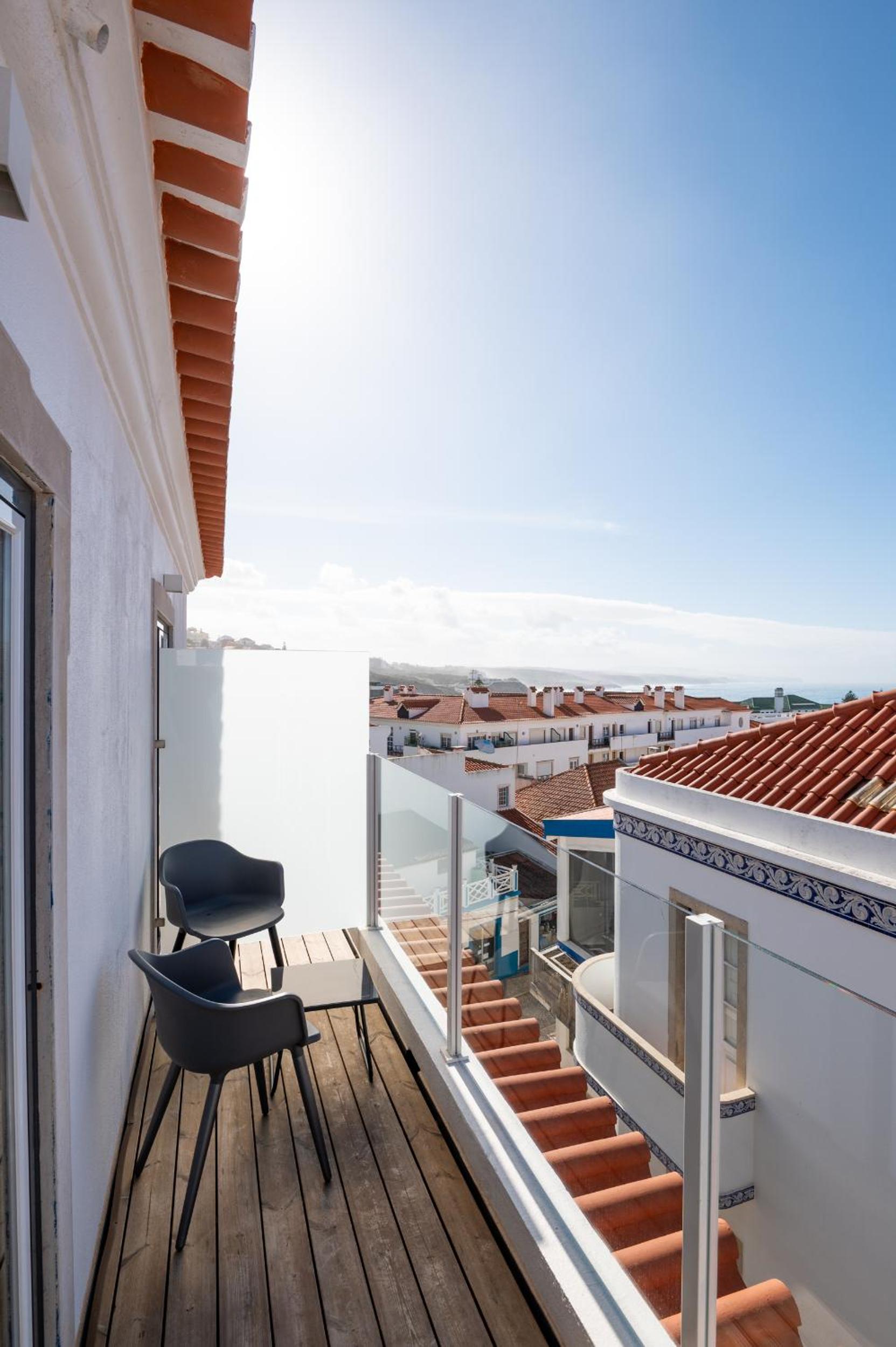 Superior Double Room with Balcony - Photo 2